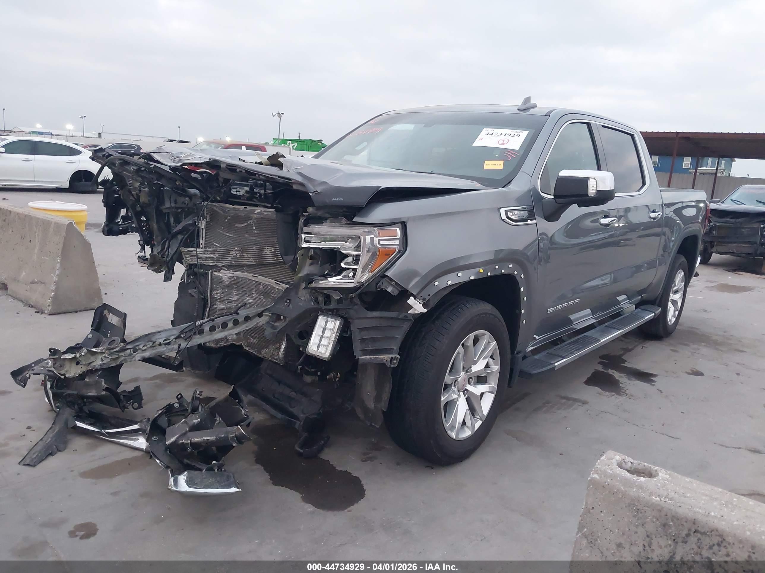 GMC SIERRA image 2