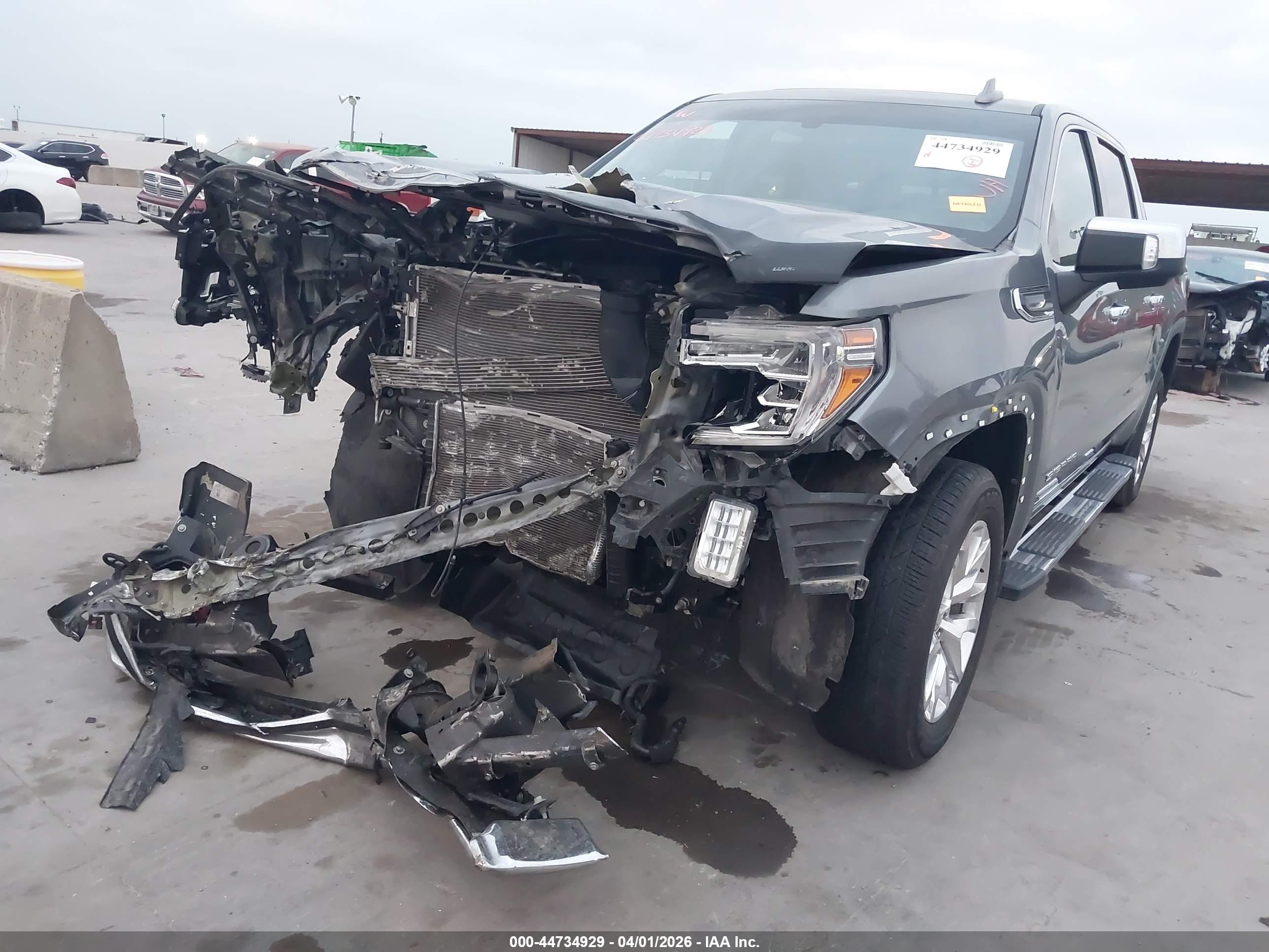 GMC SIERRA image 6