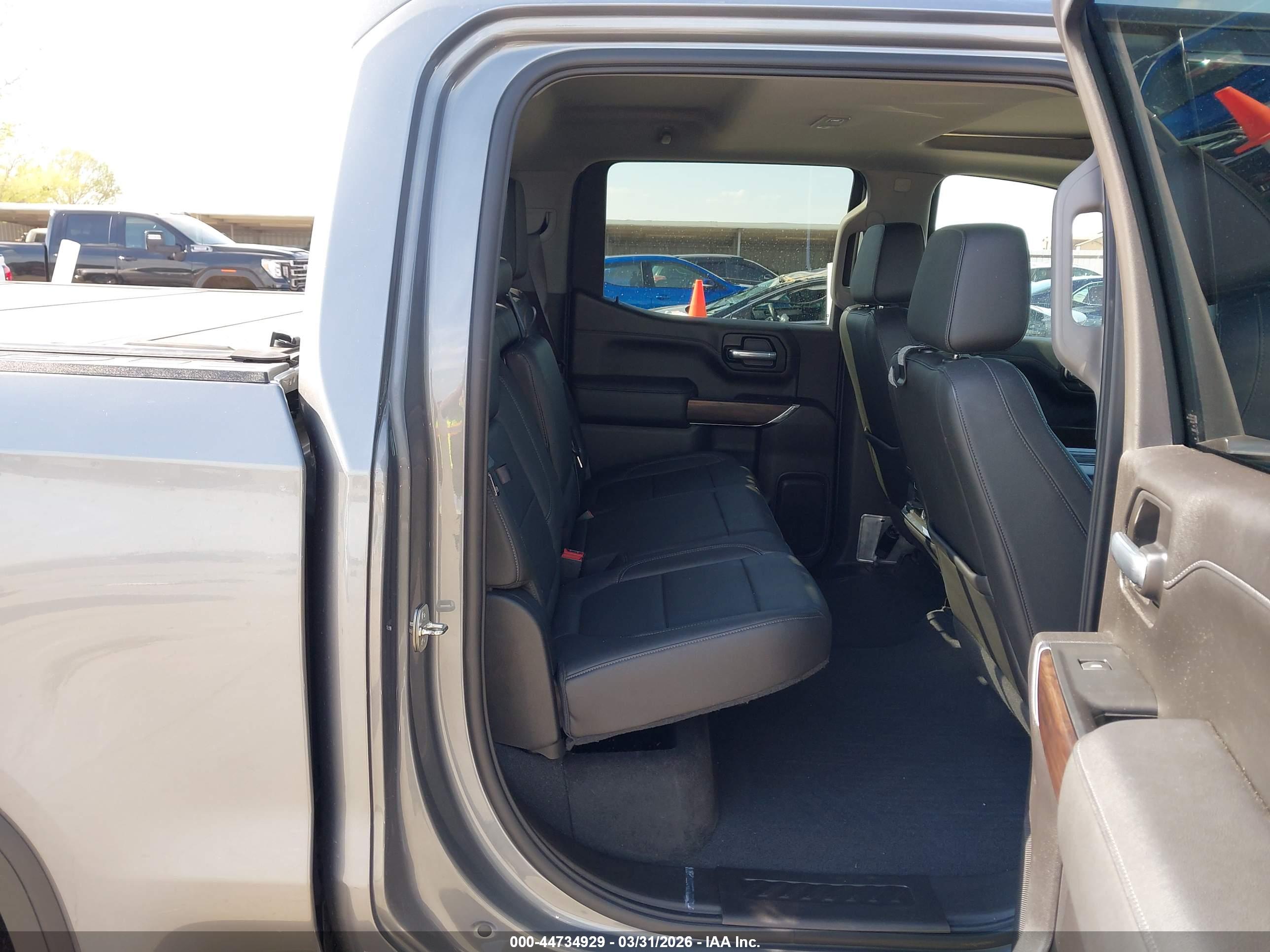 GMC SIERRA image 8