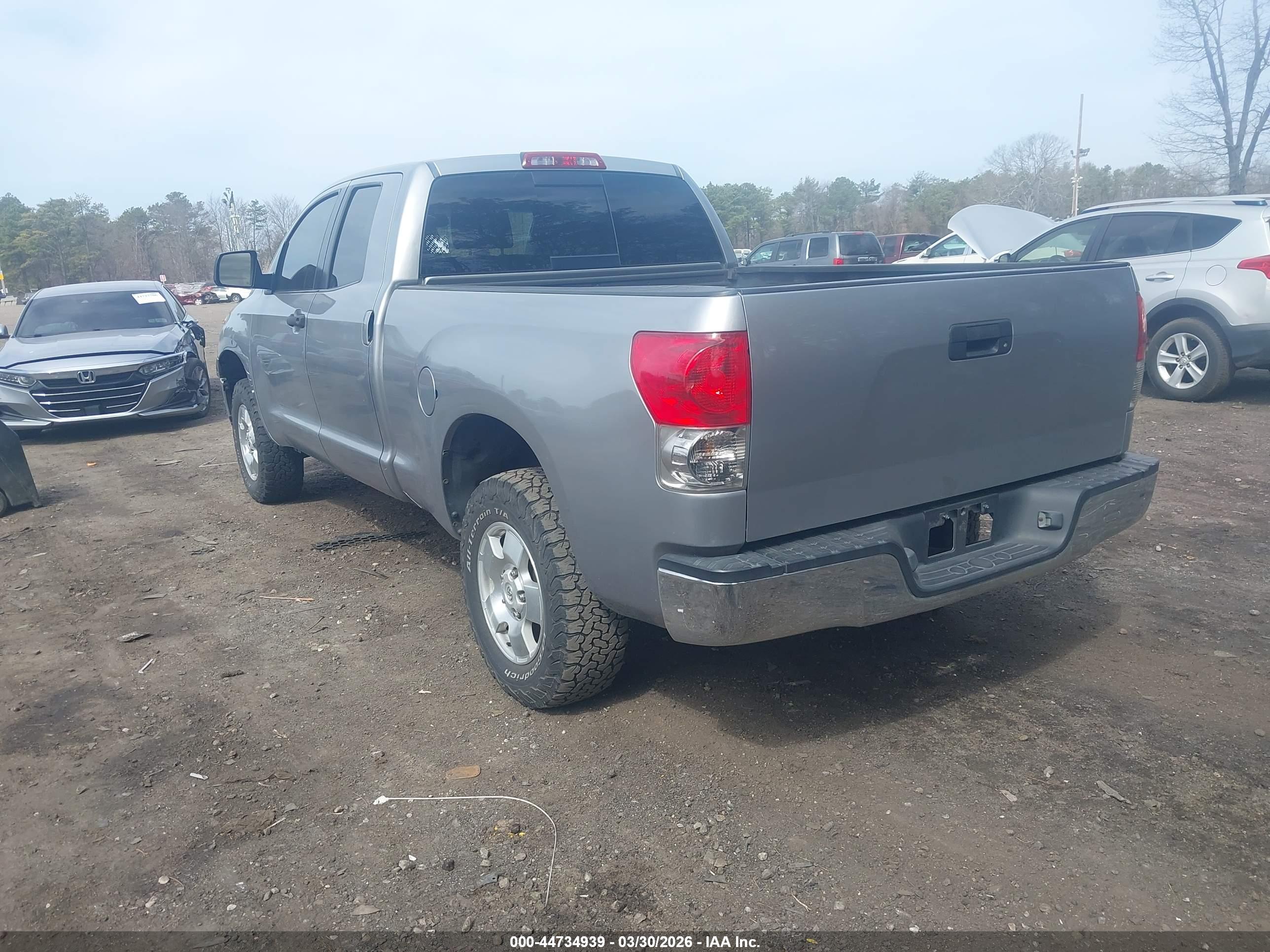 TOYOTA TUNDRA image 3