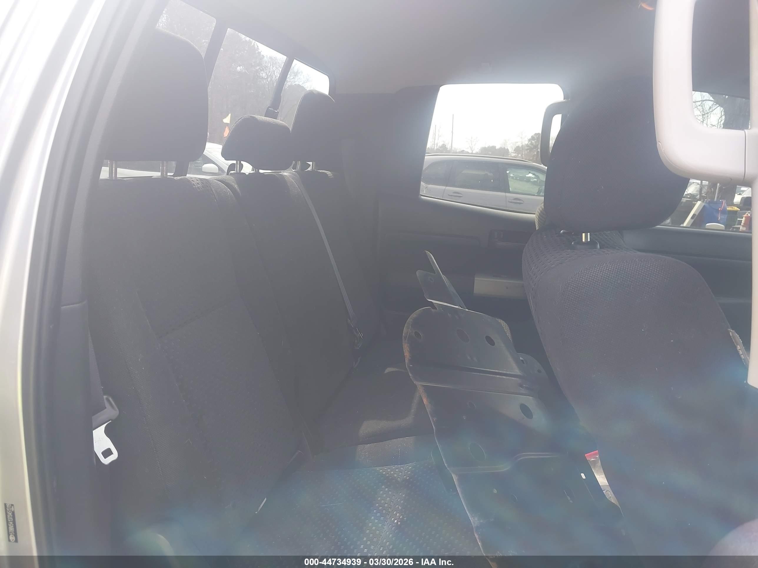 TOYOTA TUNDRA image 8