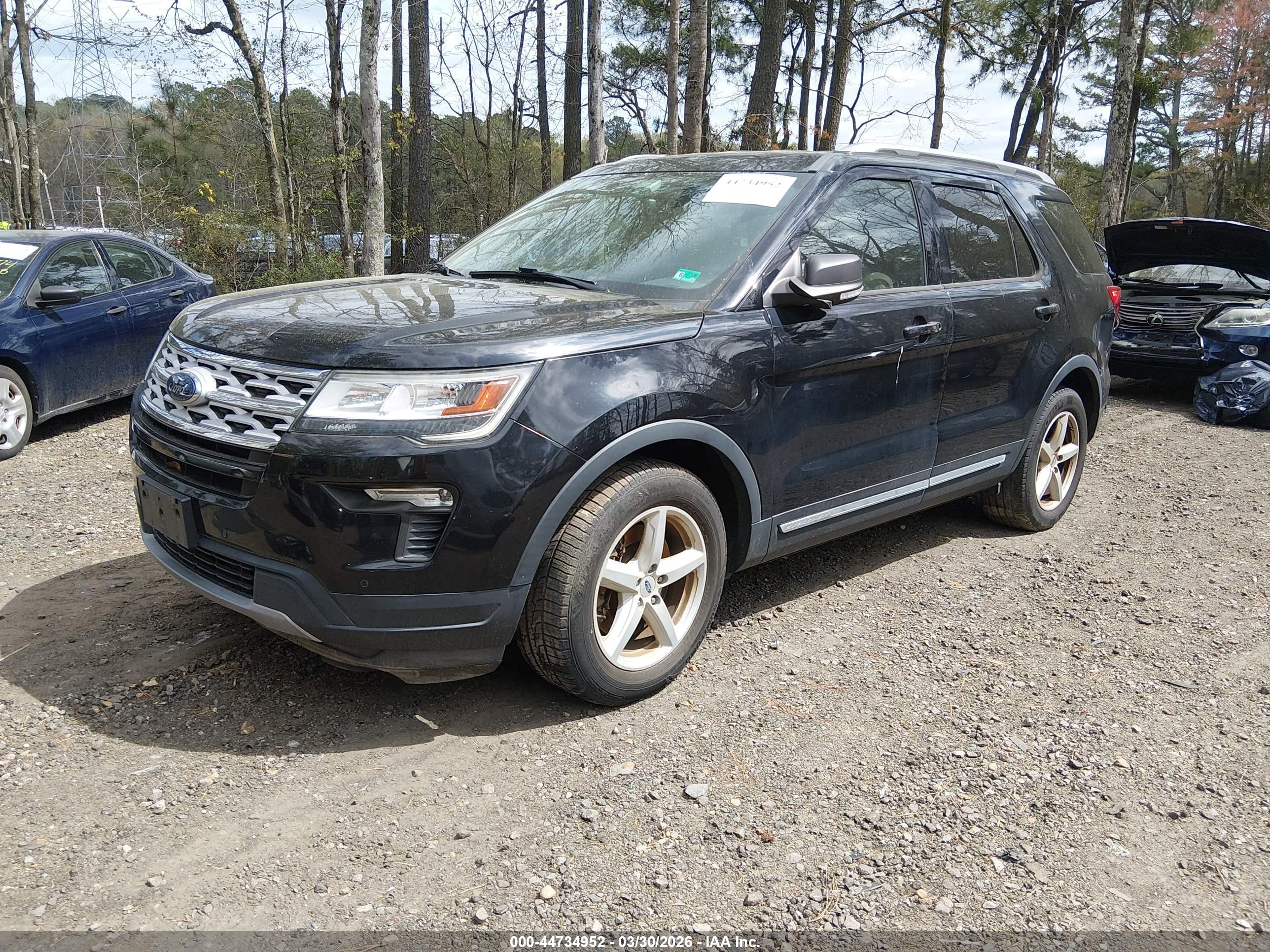 FORD EXPLORER image 2