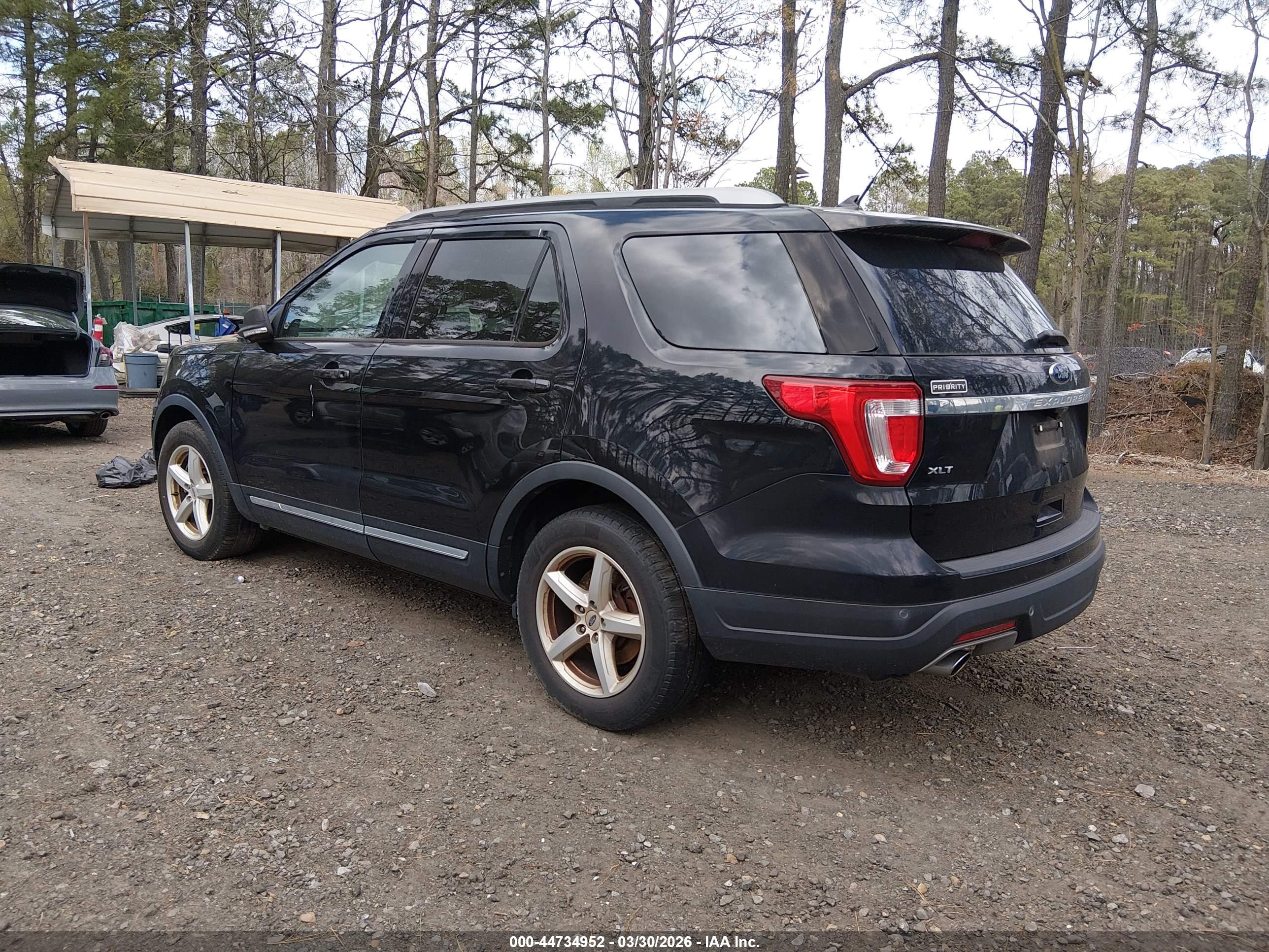 FORD EXPLORER image 3