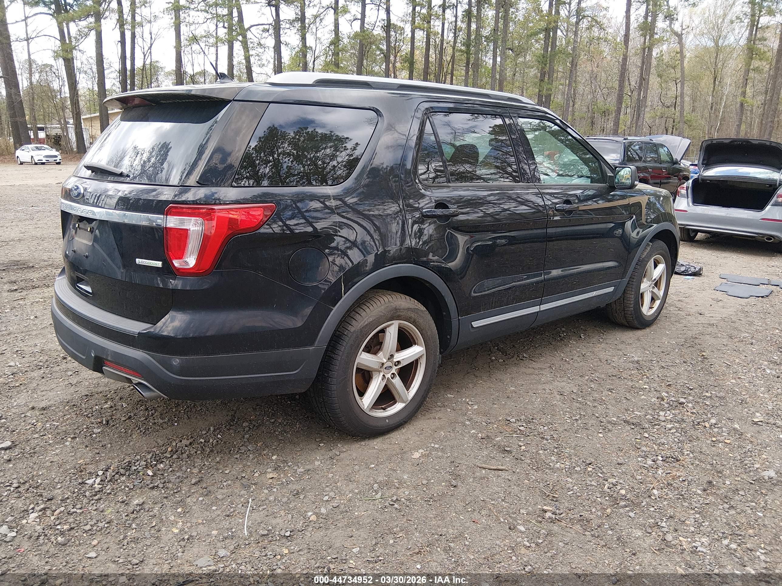 FORD EXPLORER image 4