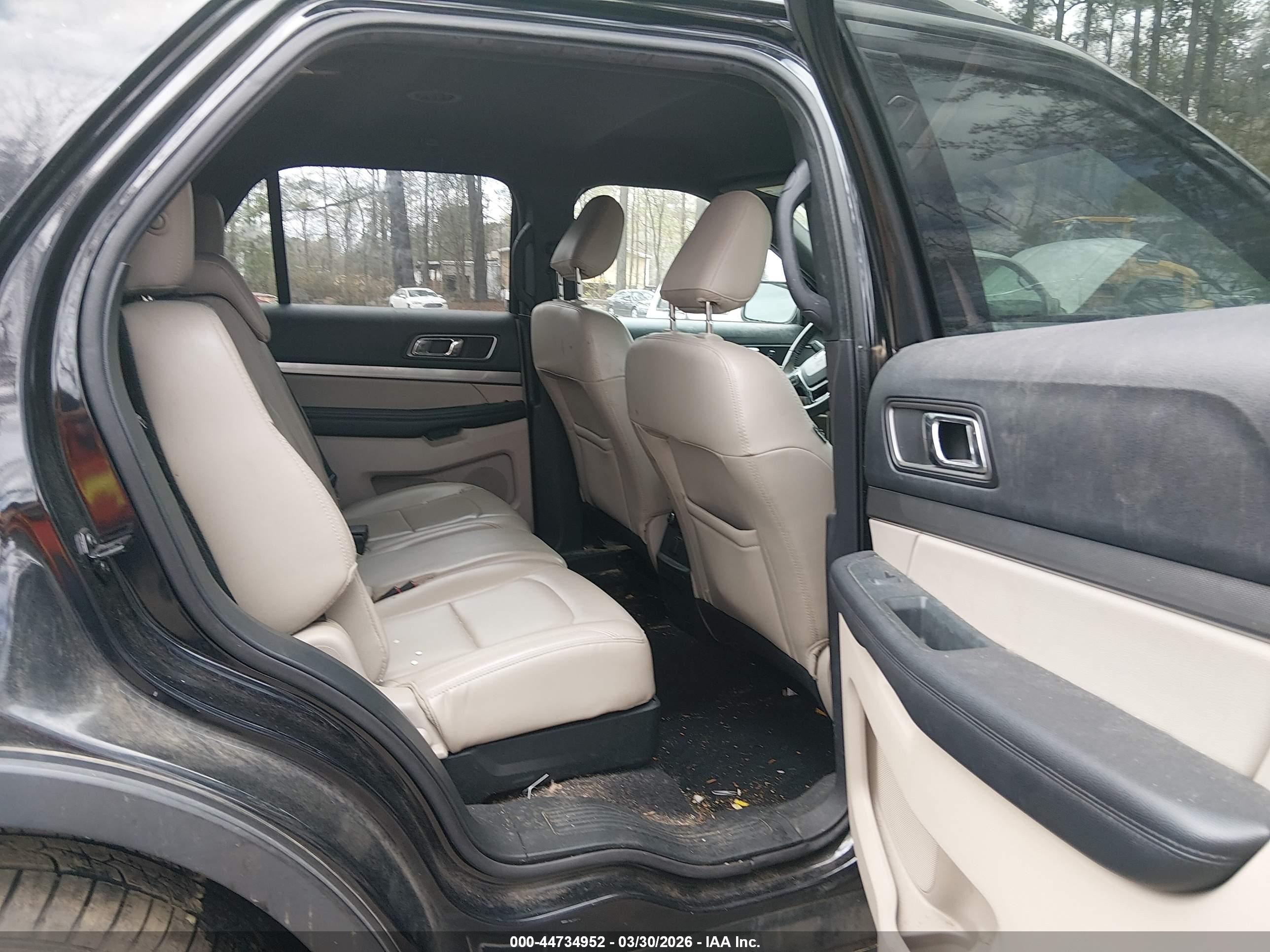 FORD EXPLORER image 8