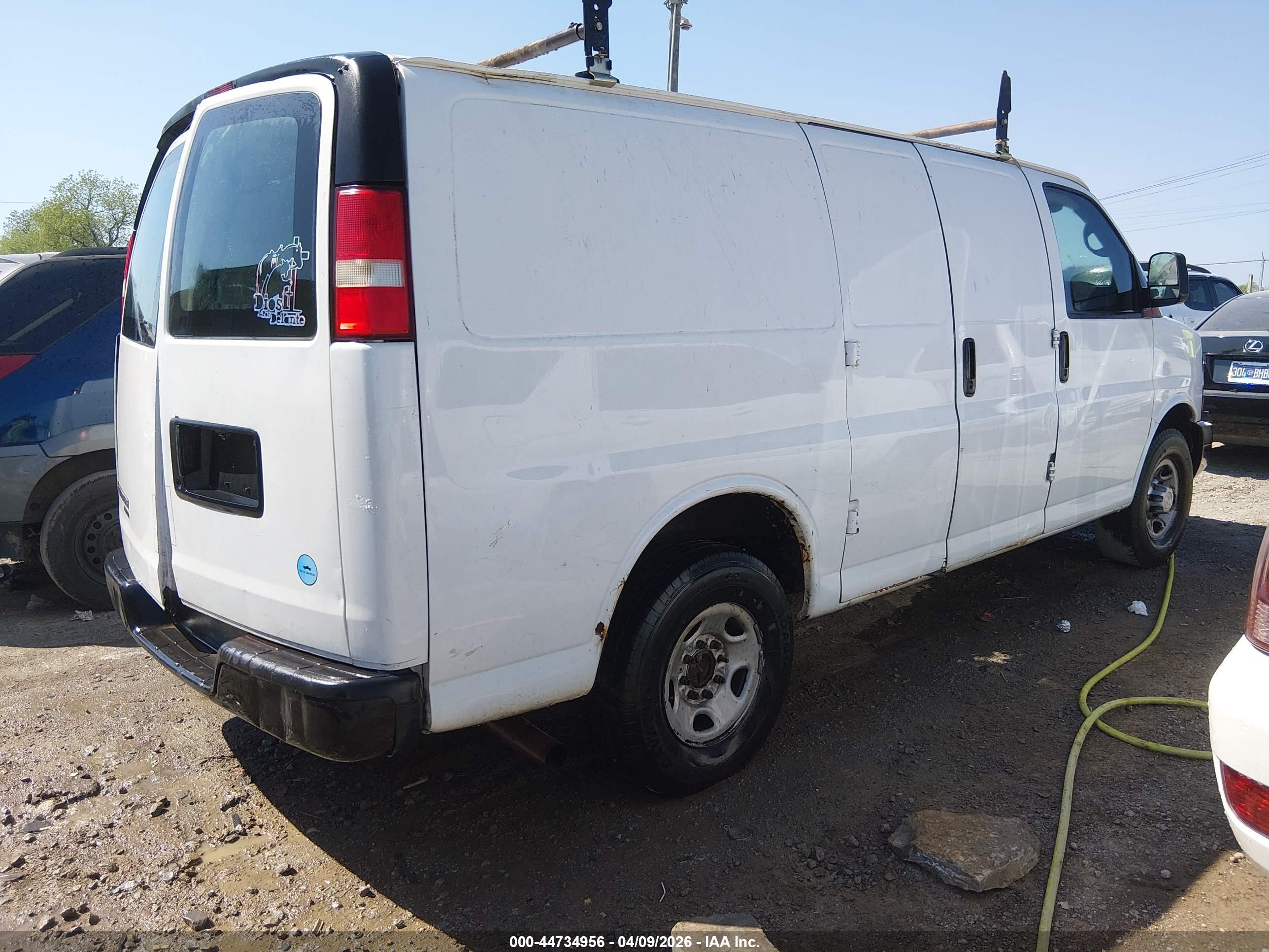 CHEVROLET EXPRESS image 4