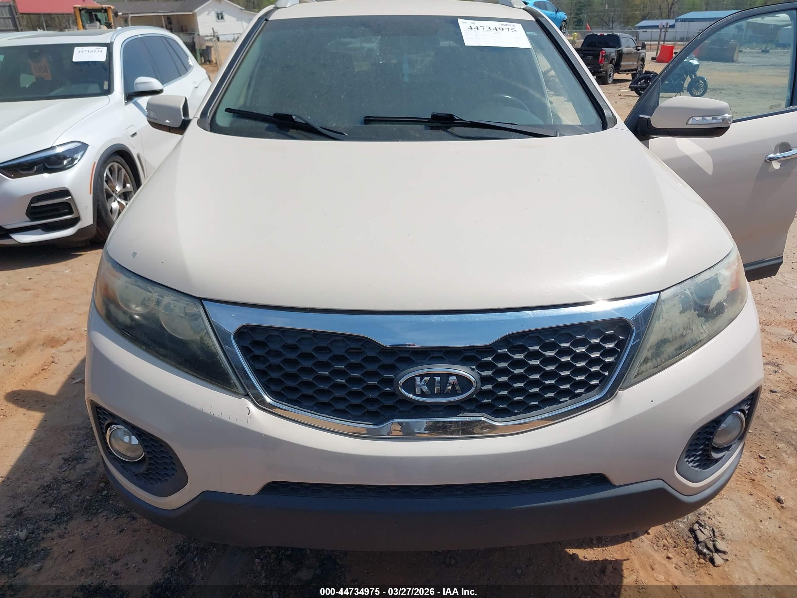 KIA SORENTO image 6