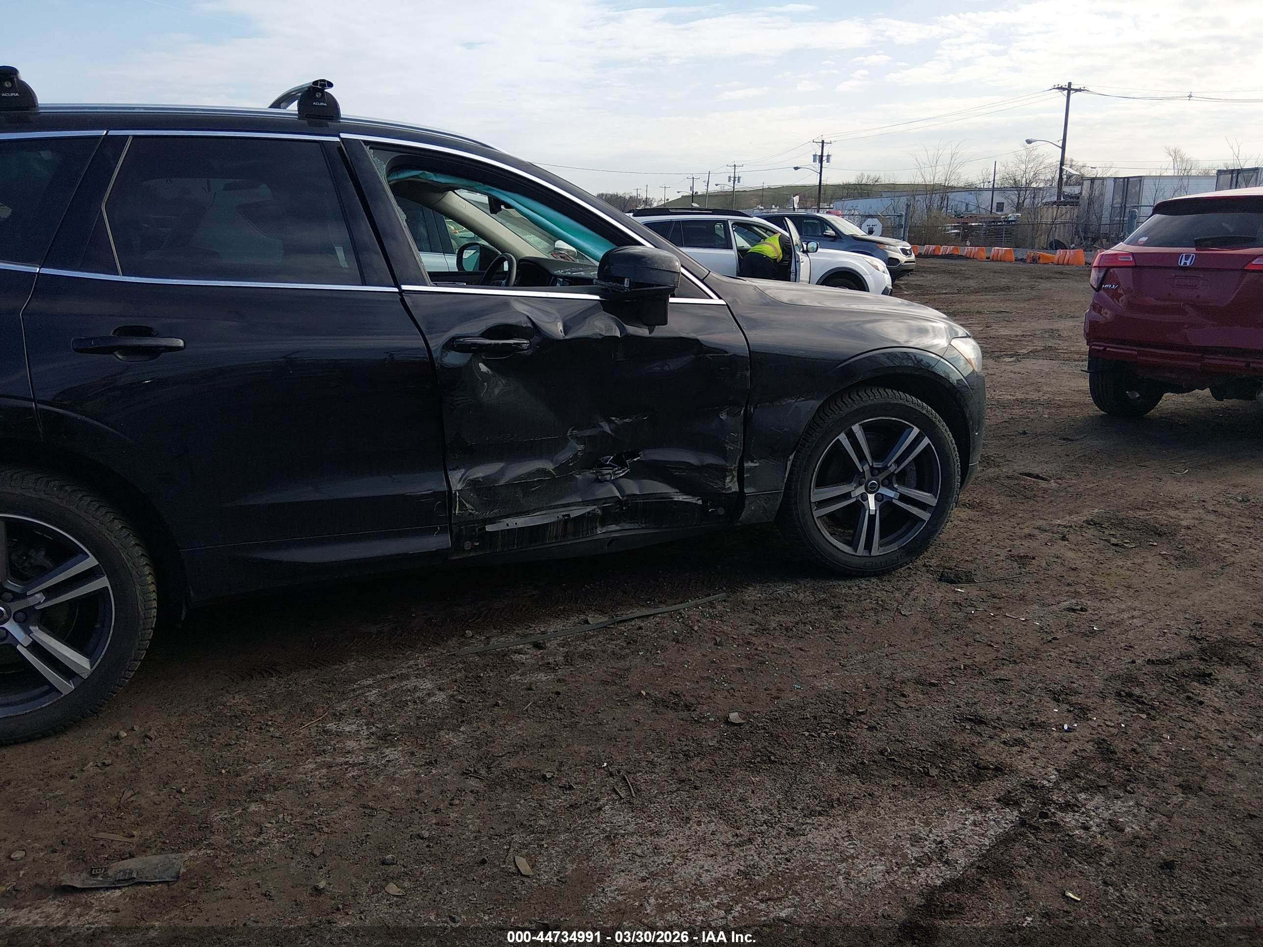 VOLVO XC60 image 6