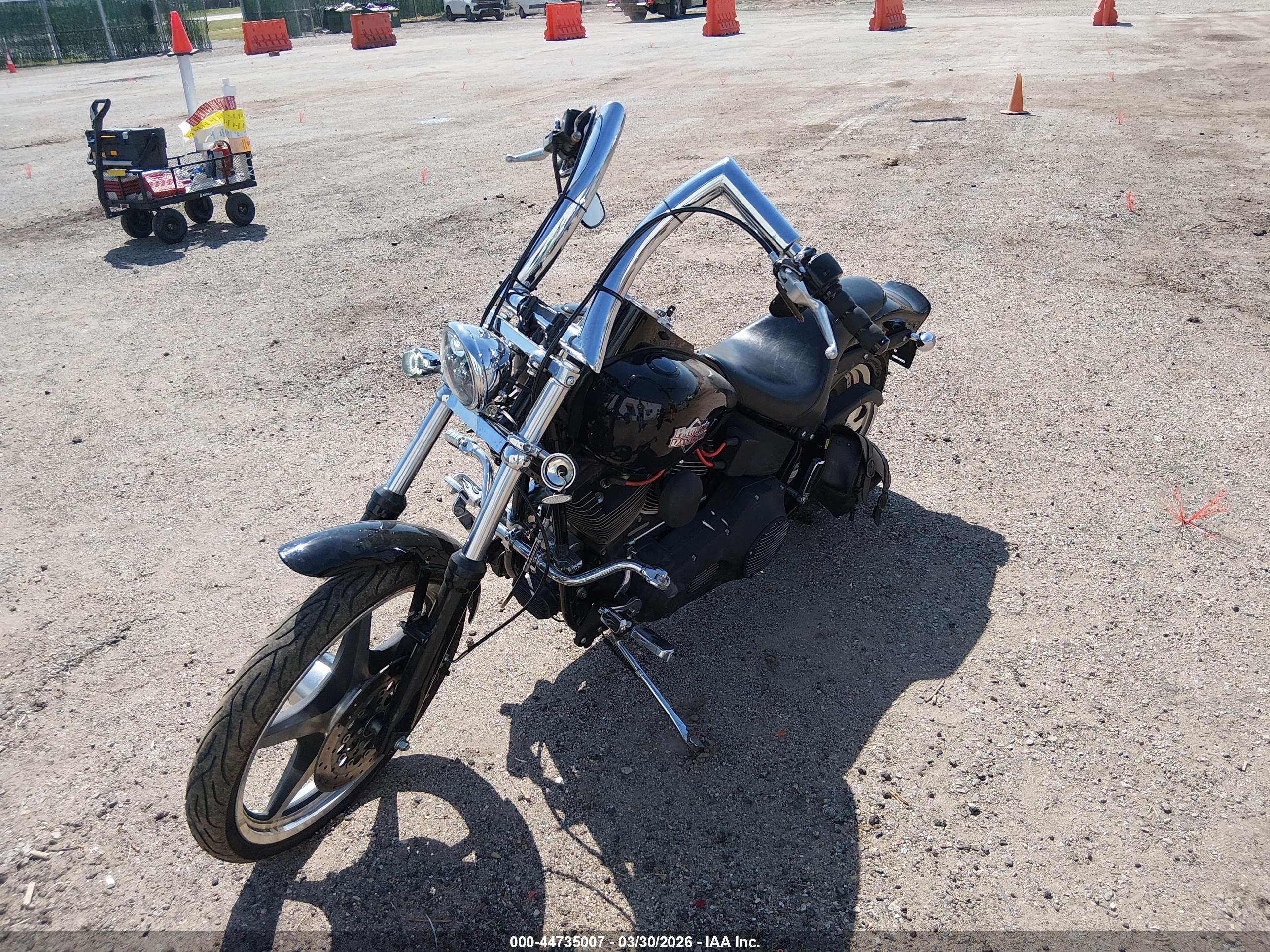 HARLEY-DAVIDSON FXSTBI image 2