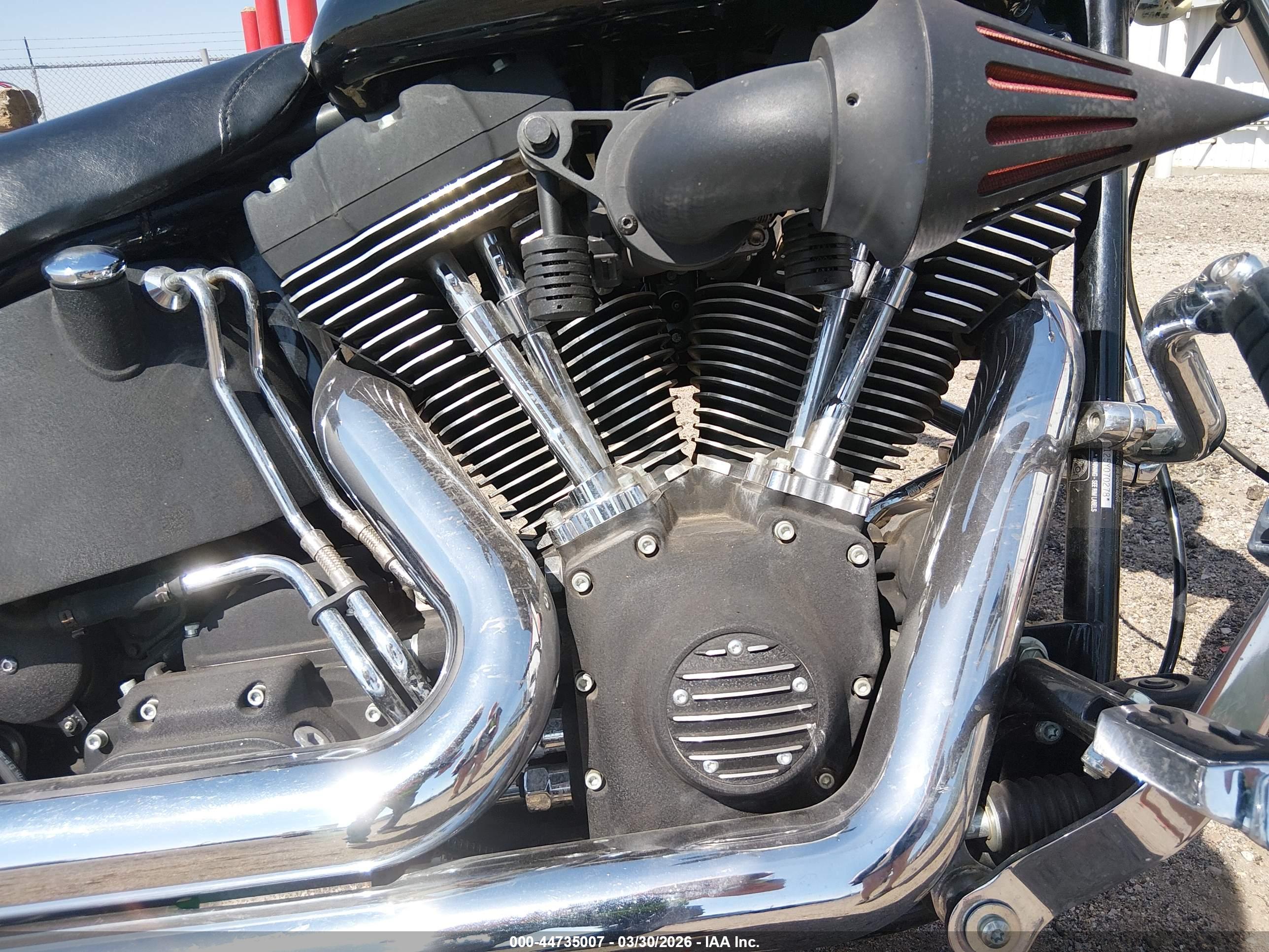 HARLEY-DAVIDSON FXSTBI image 8
