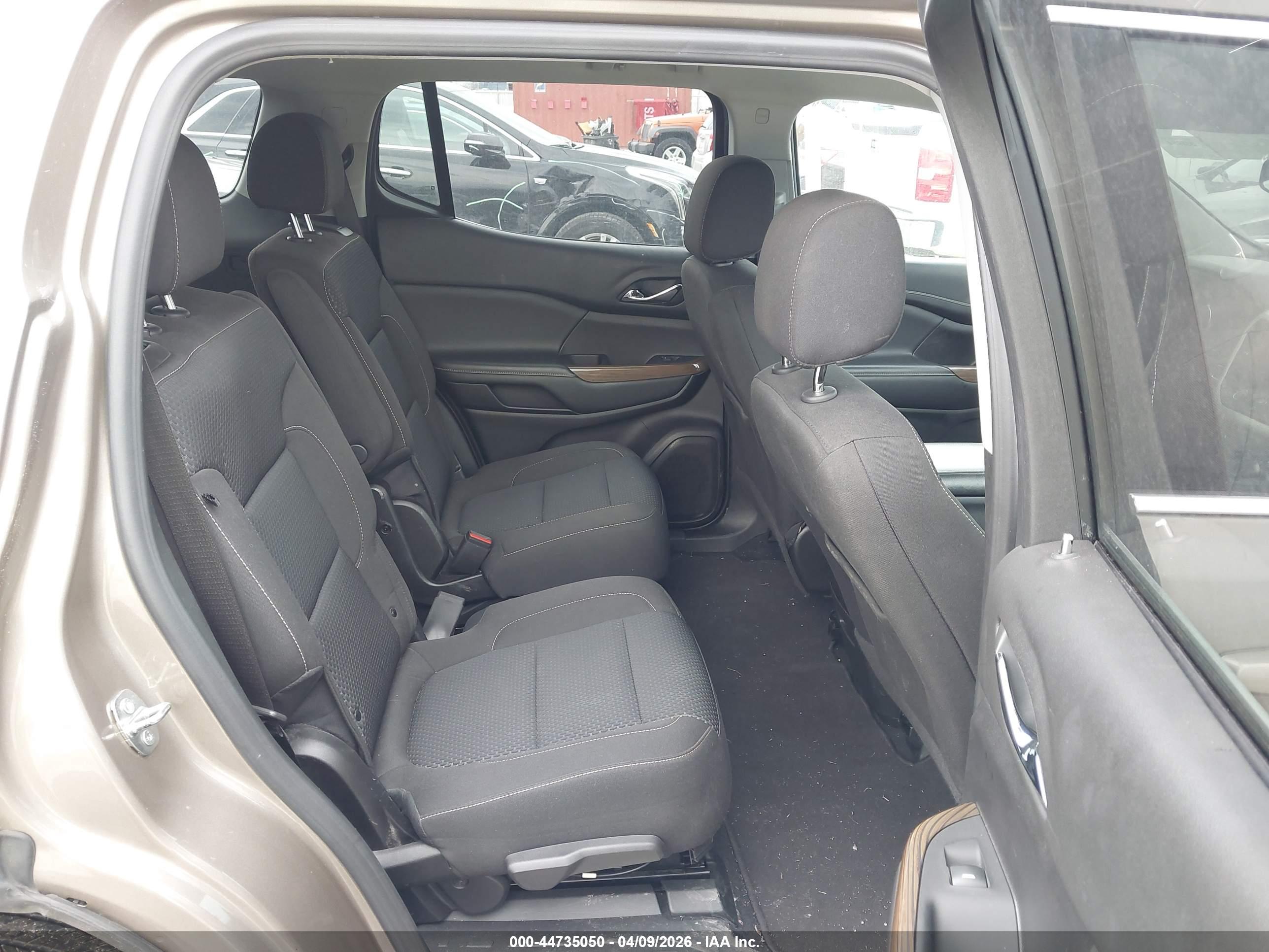 GMC ACADIA image 8