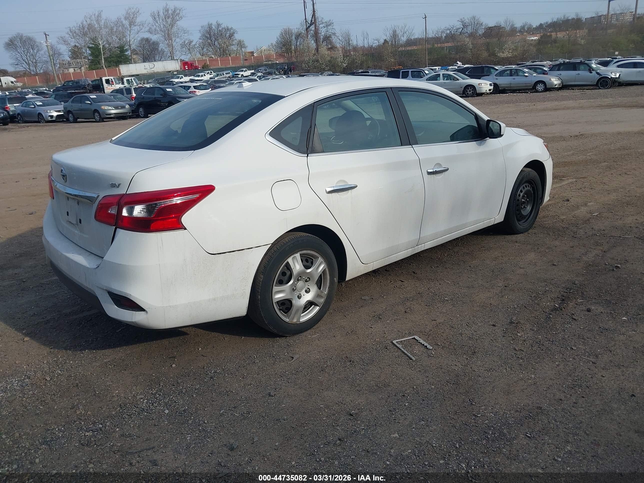 NISSAN SENTRA image 4