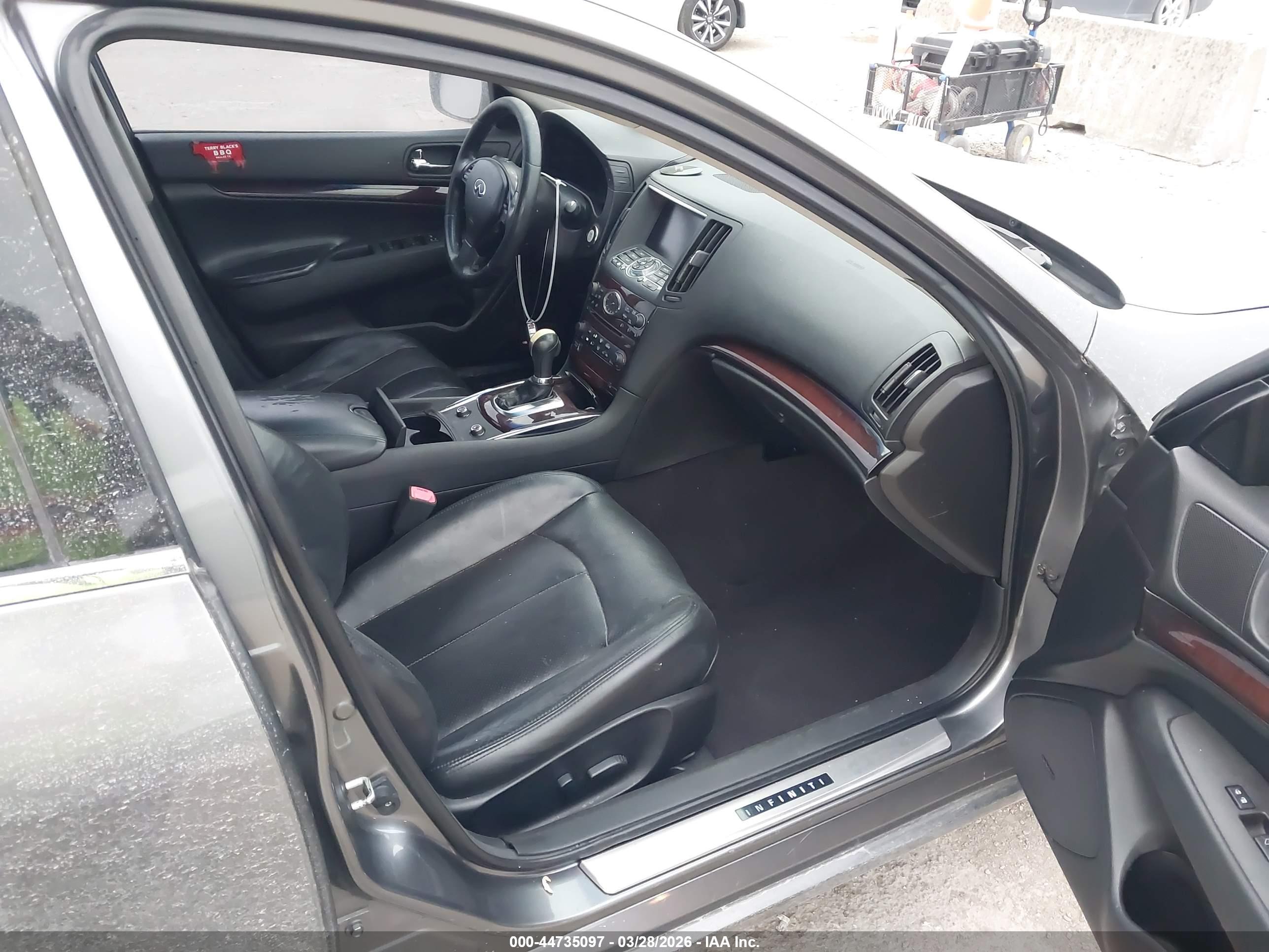 INFINITI G37 image 5