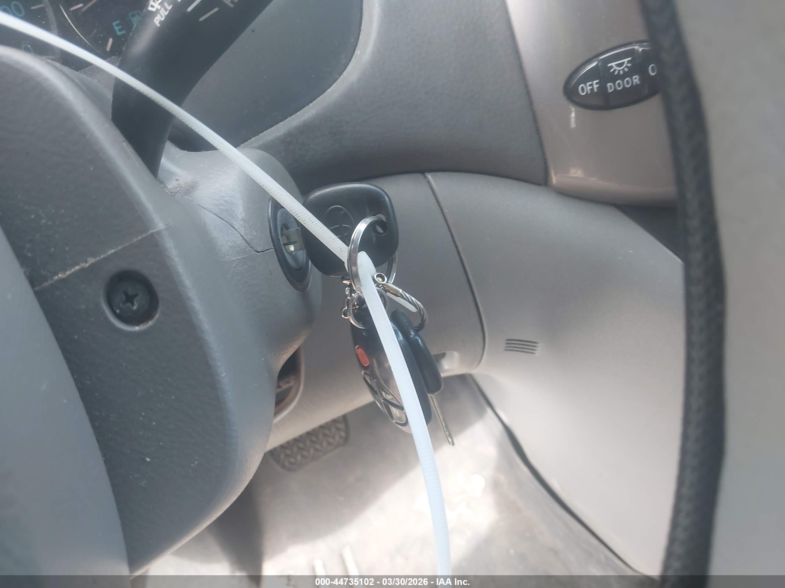 TOYOTA SIENNA image 11