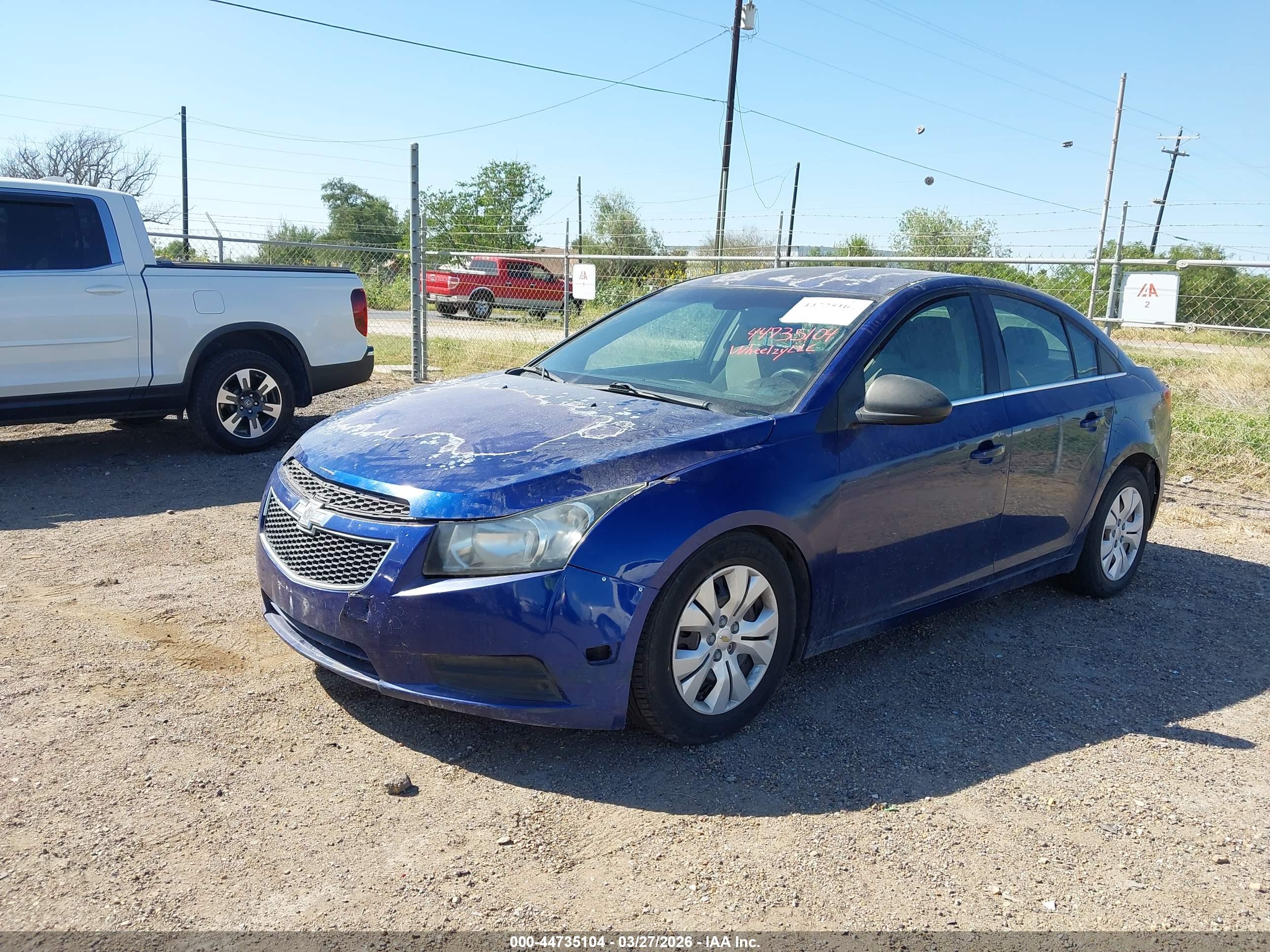 CHEVROLET CRUZE image 2