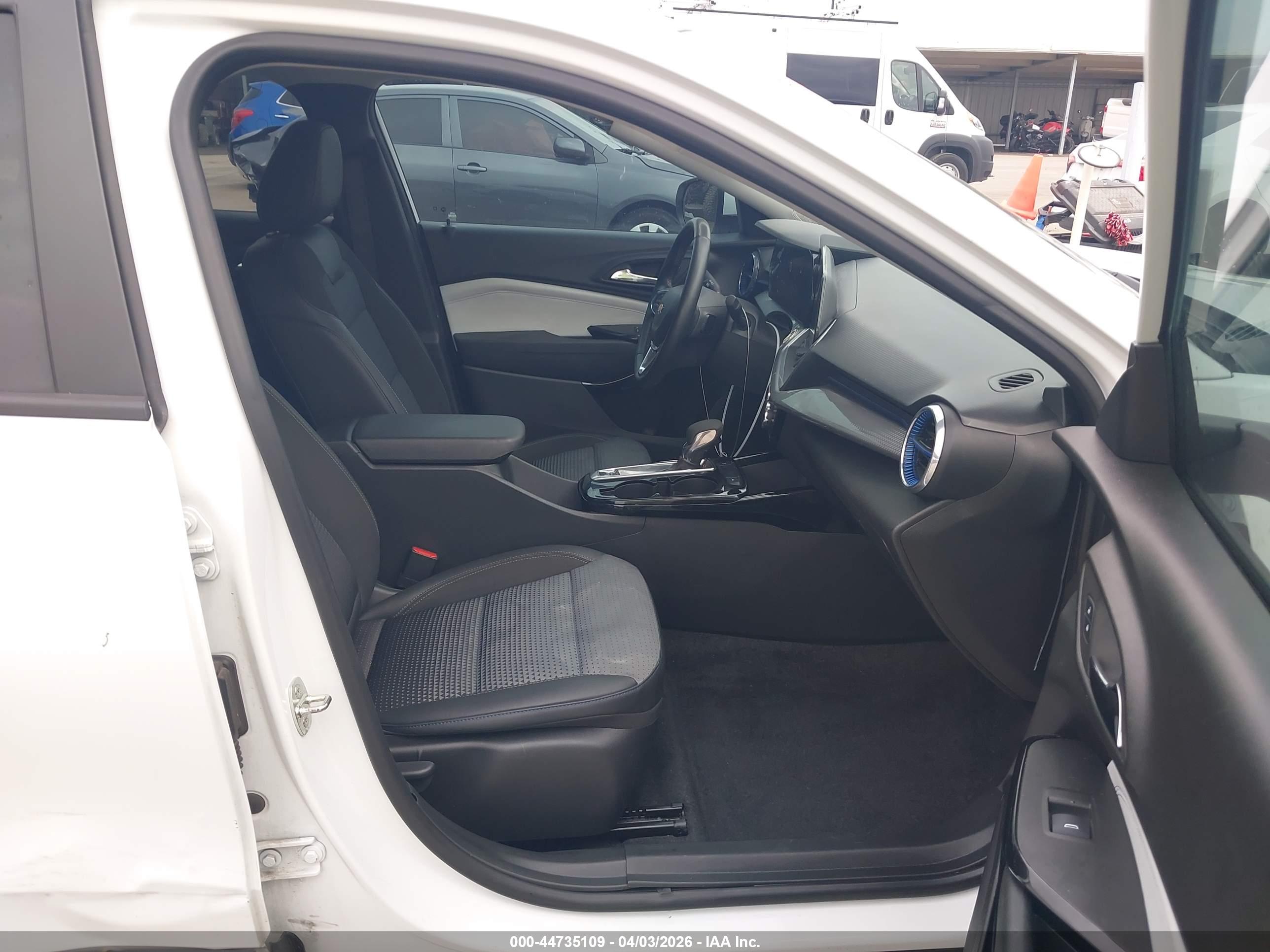 CHEVROLET TRAX image 5