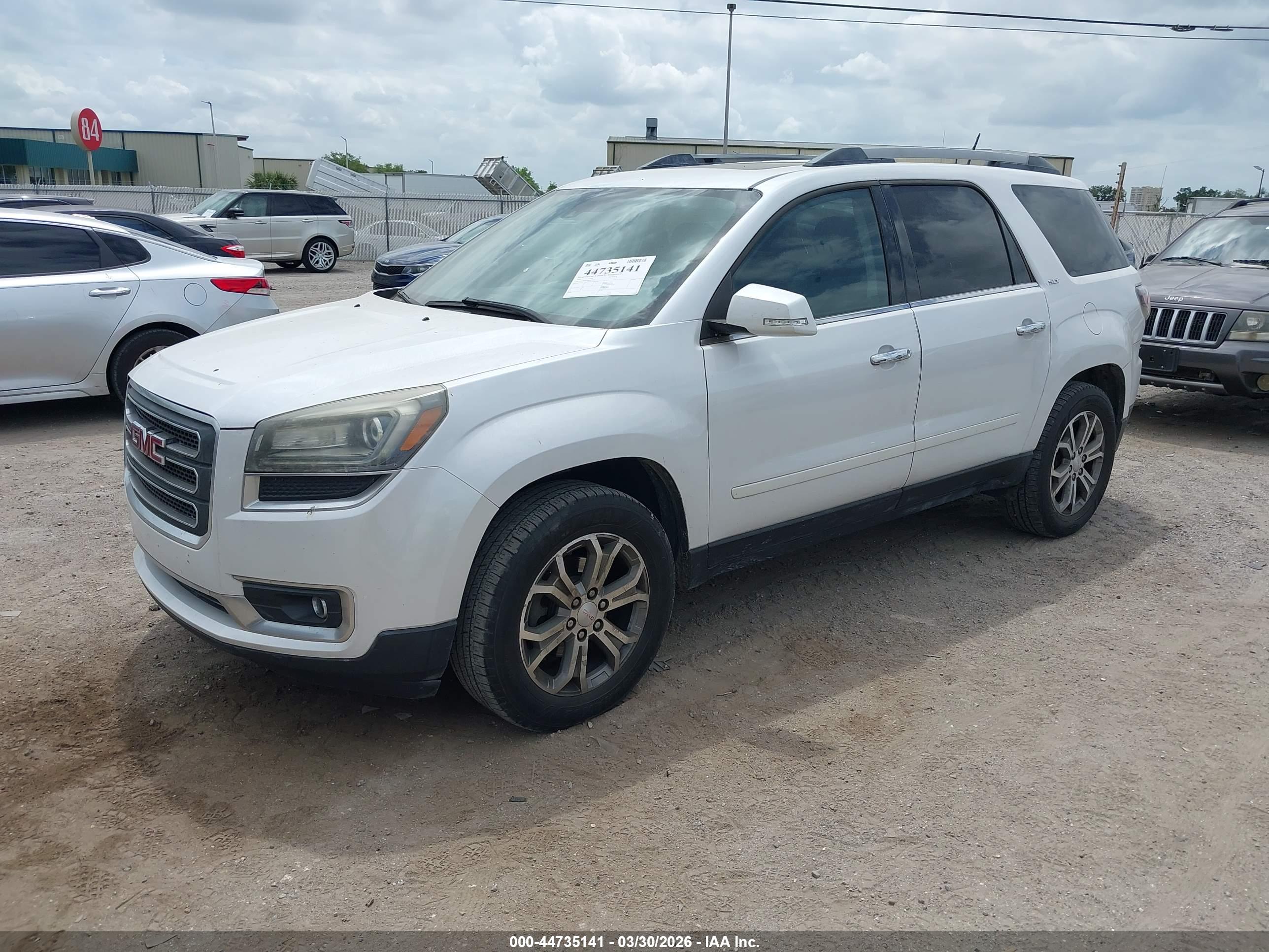 GMC ACADIA image 2