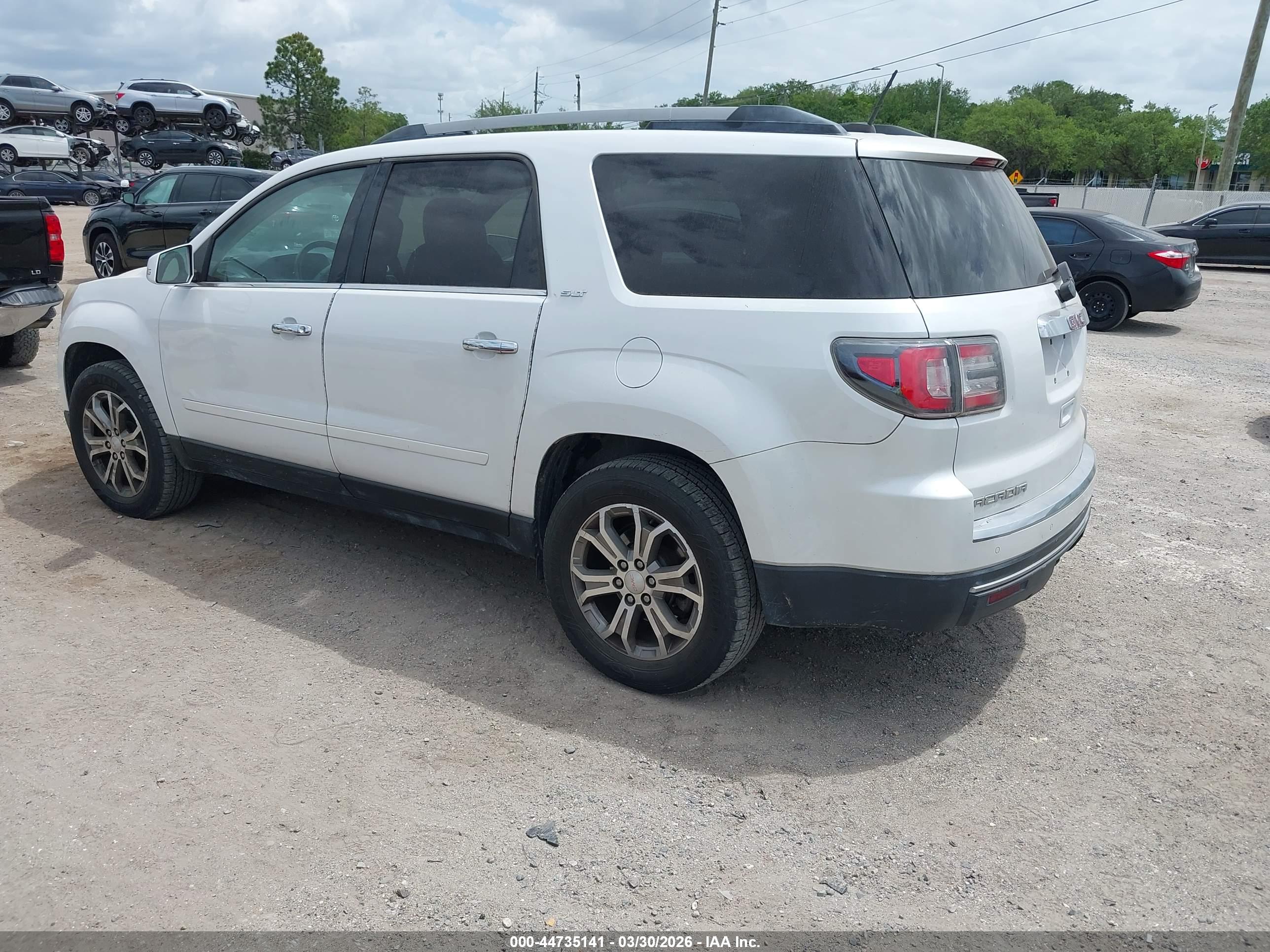 GMC ACADIA image 3