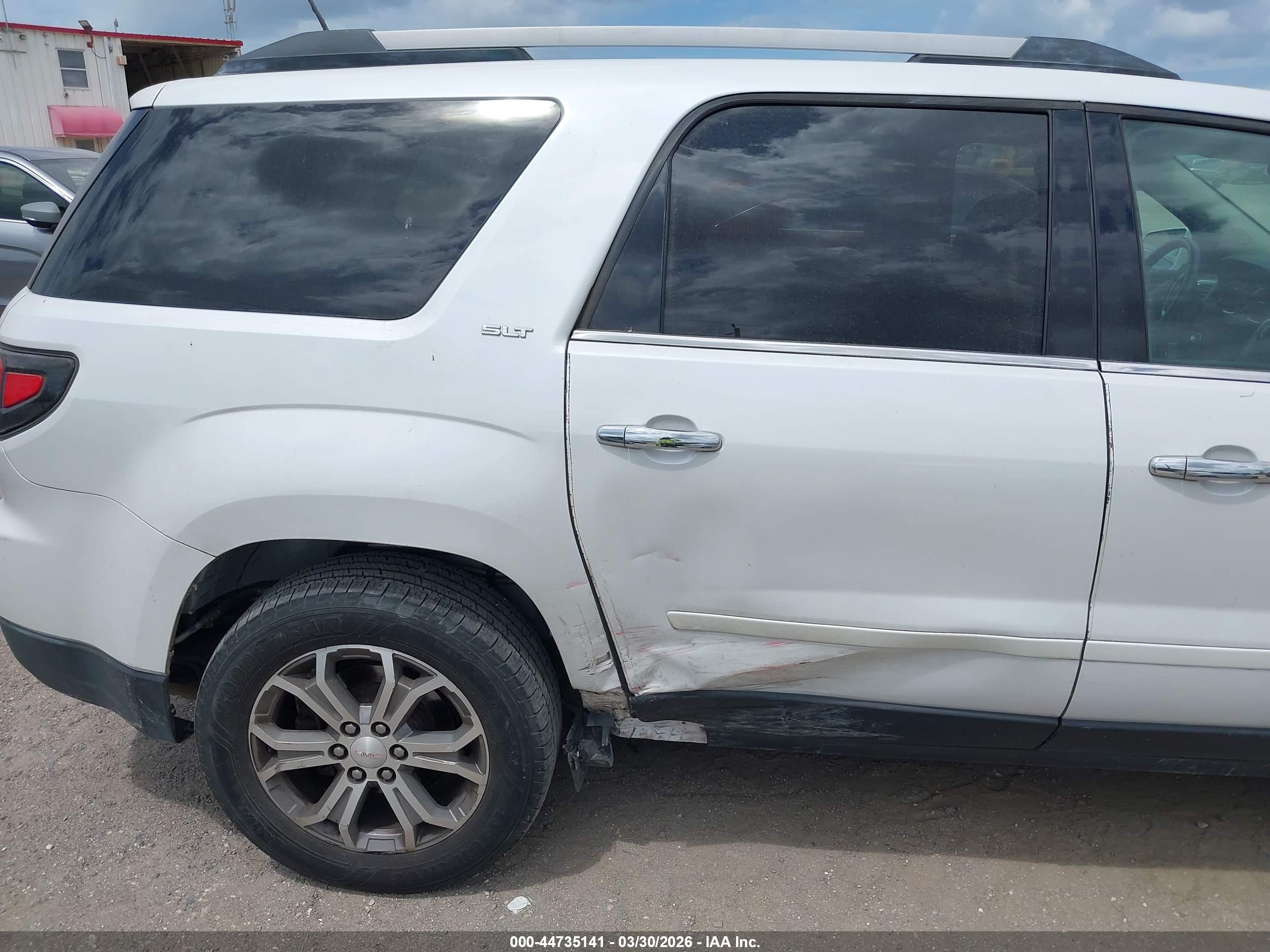 GMC ACADIA image 6