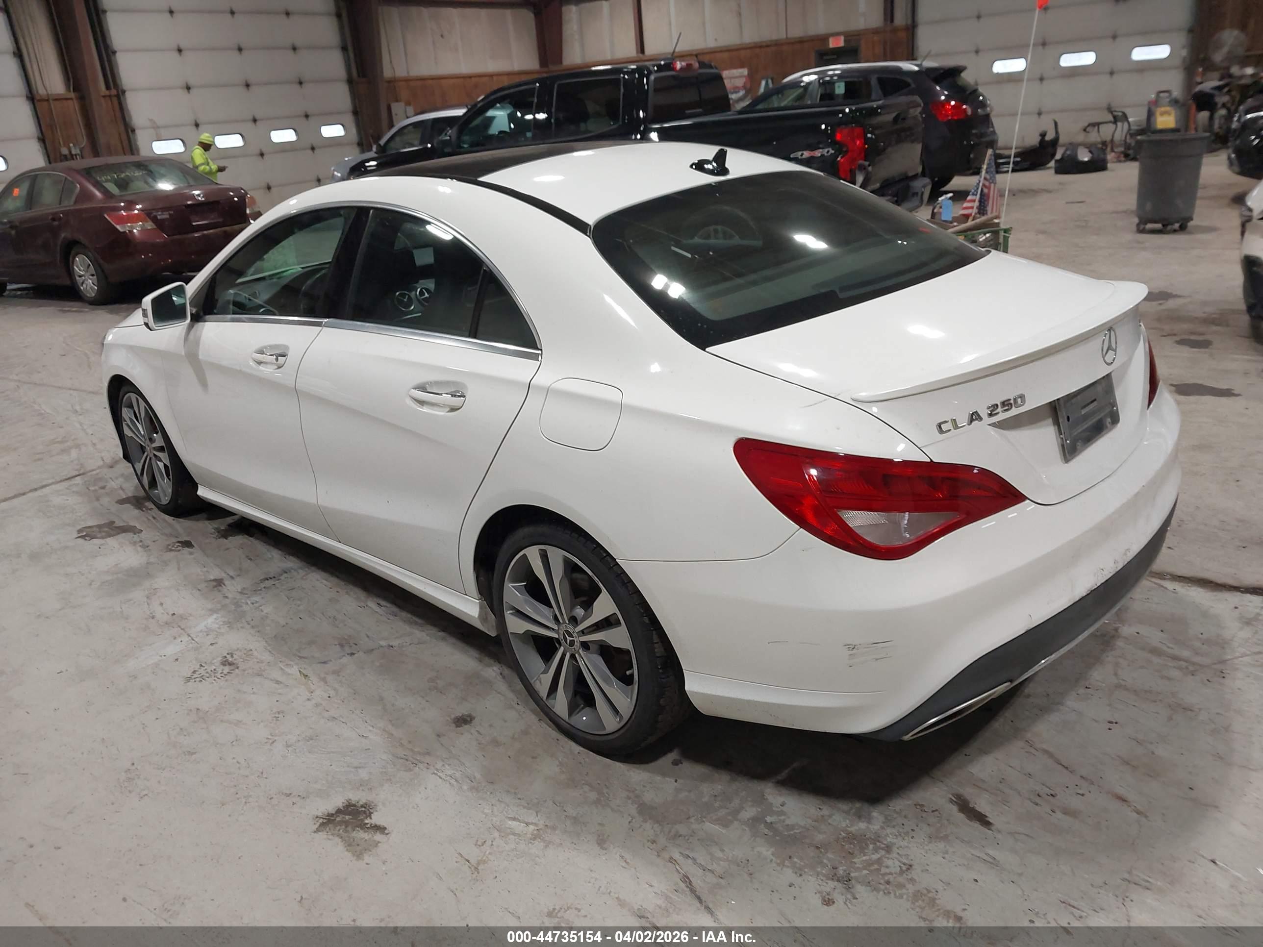 MERCEDES-BENZ CLA image 3