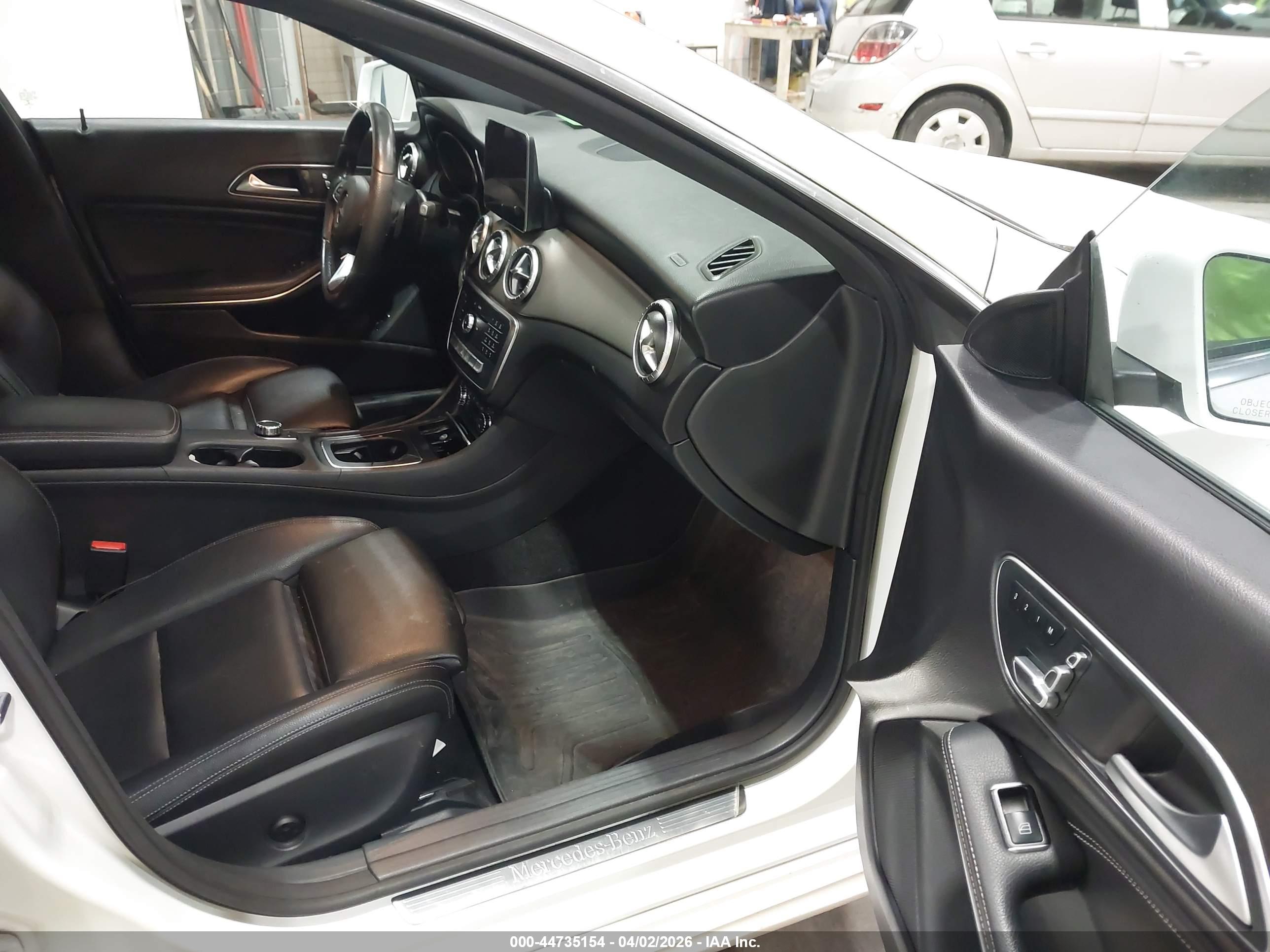 MERCEDES-BENZ CLA image 5