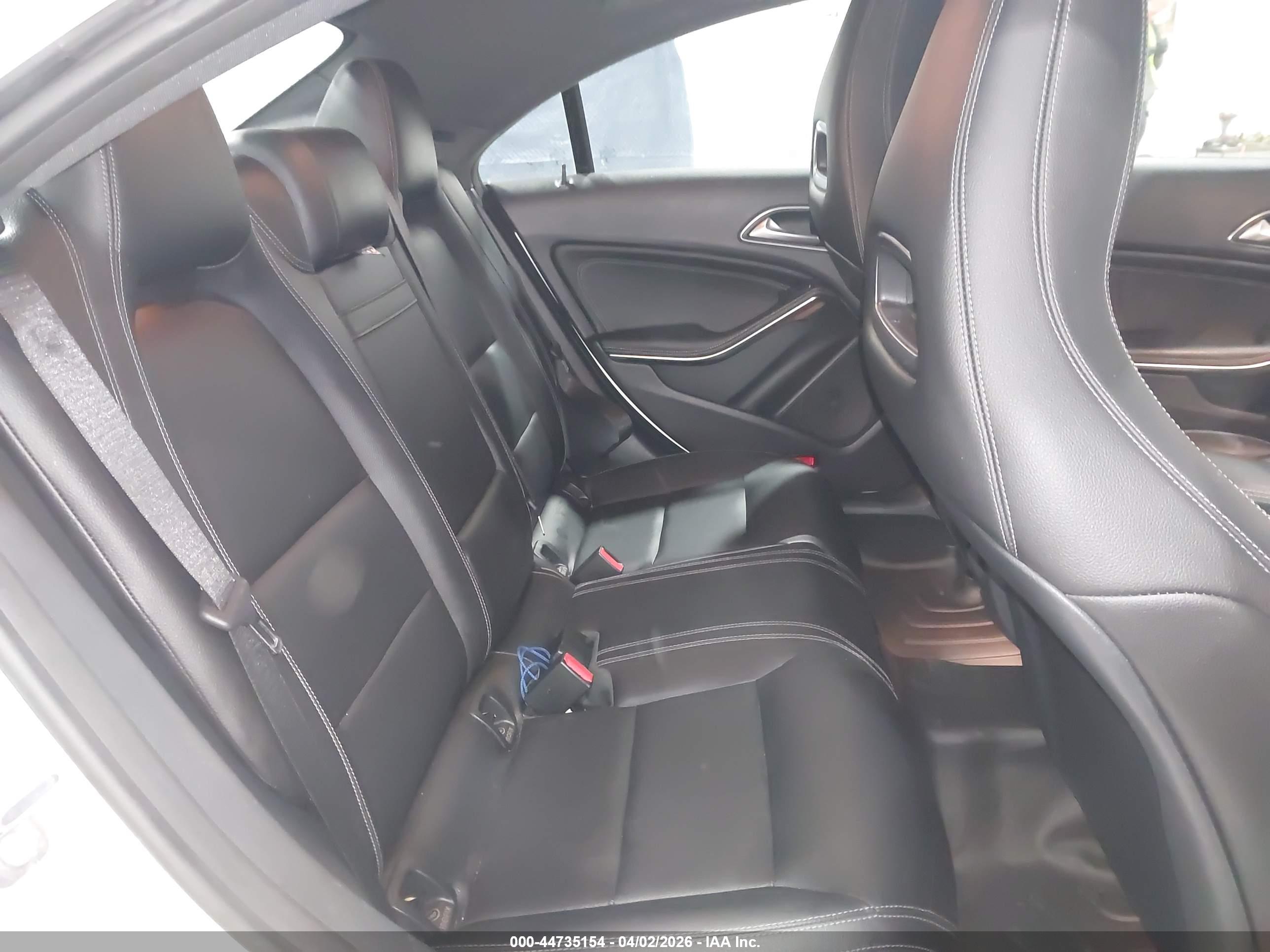 MERCEDES-BENZ CLA image 8
