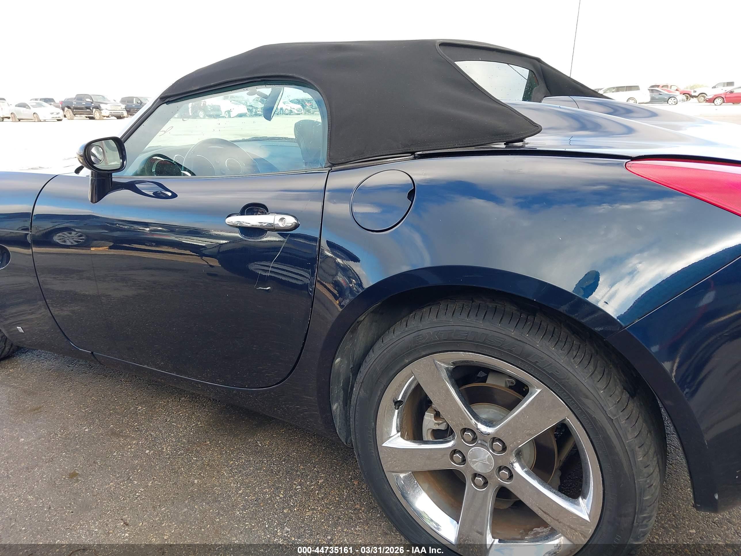 PONTIAC SOLSTICE image 6