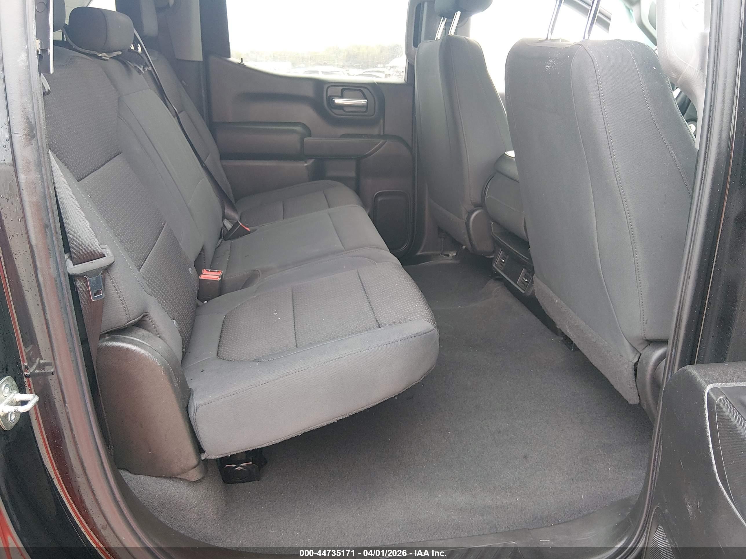 CHEVROLET SILVERADO image 8