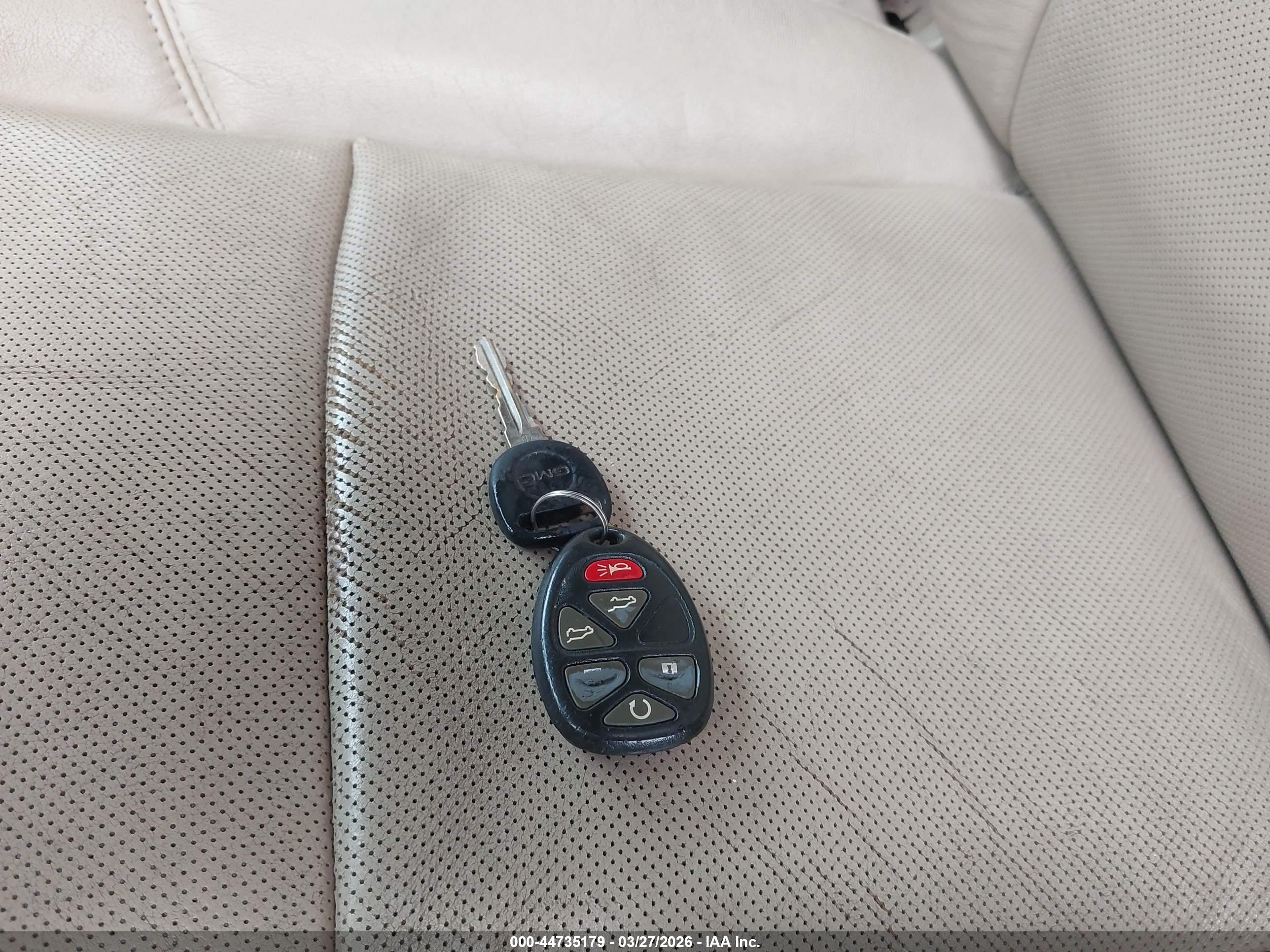 GMC YUKON image 11