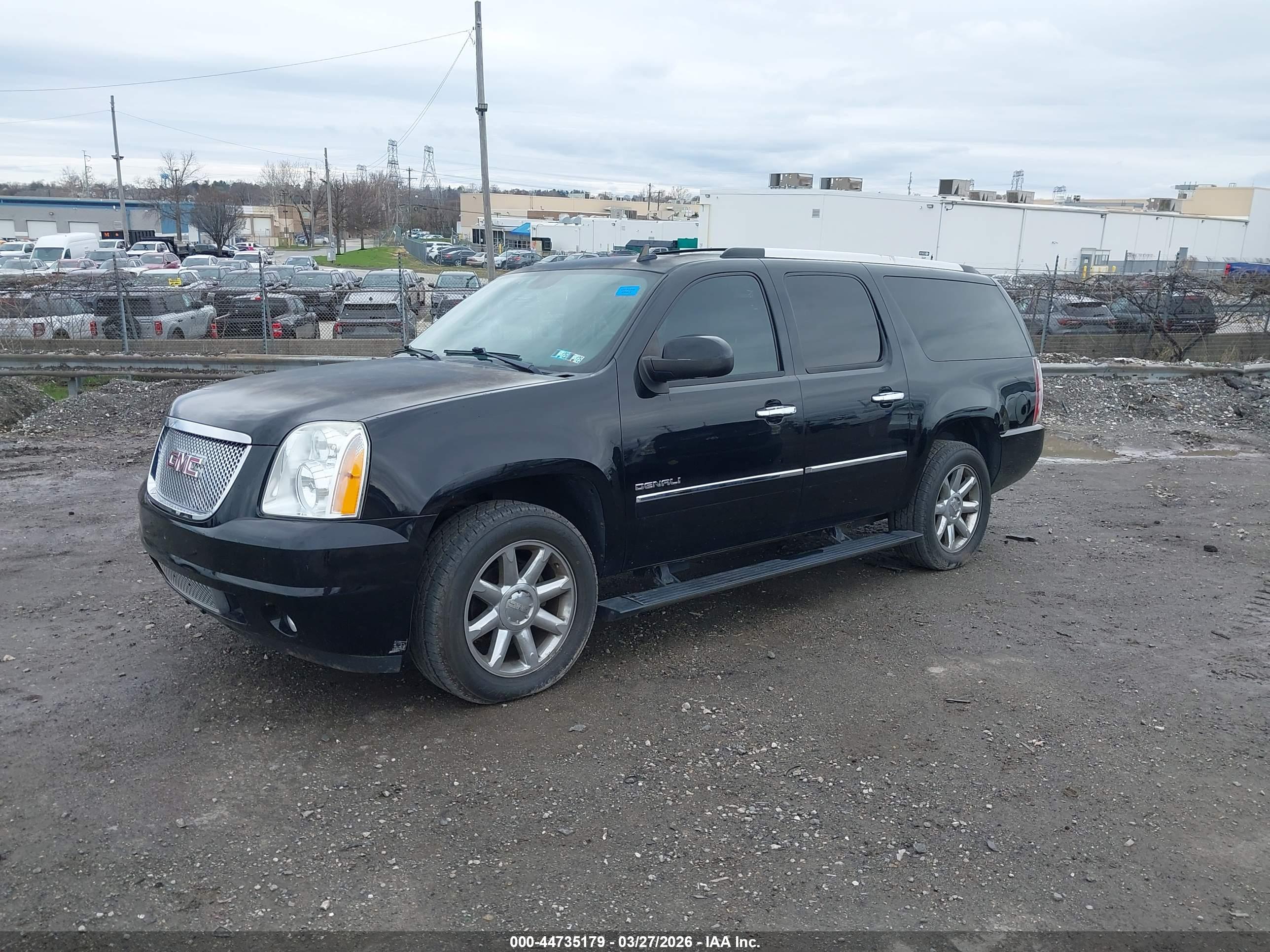GMC YUKON image 2