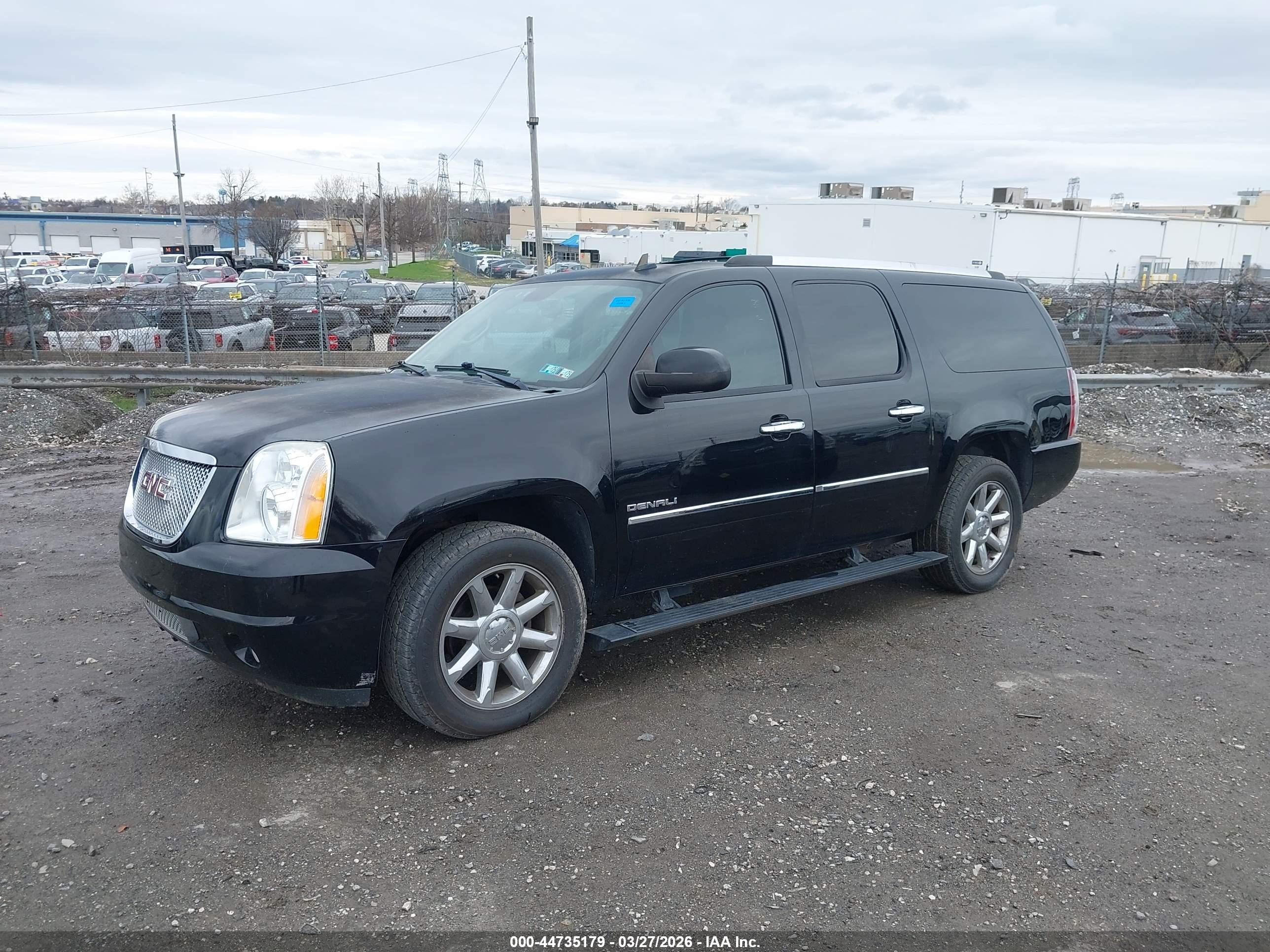 GMC YUKON image 6