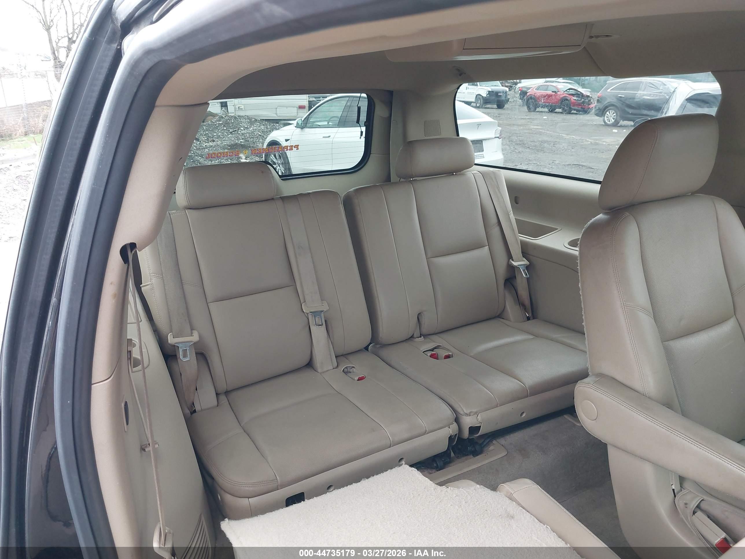 GMC YUKON image 8