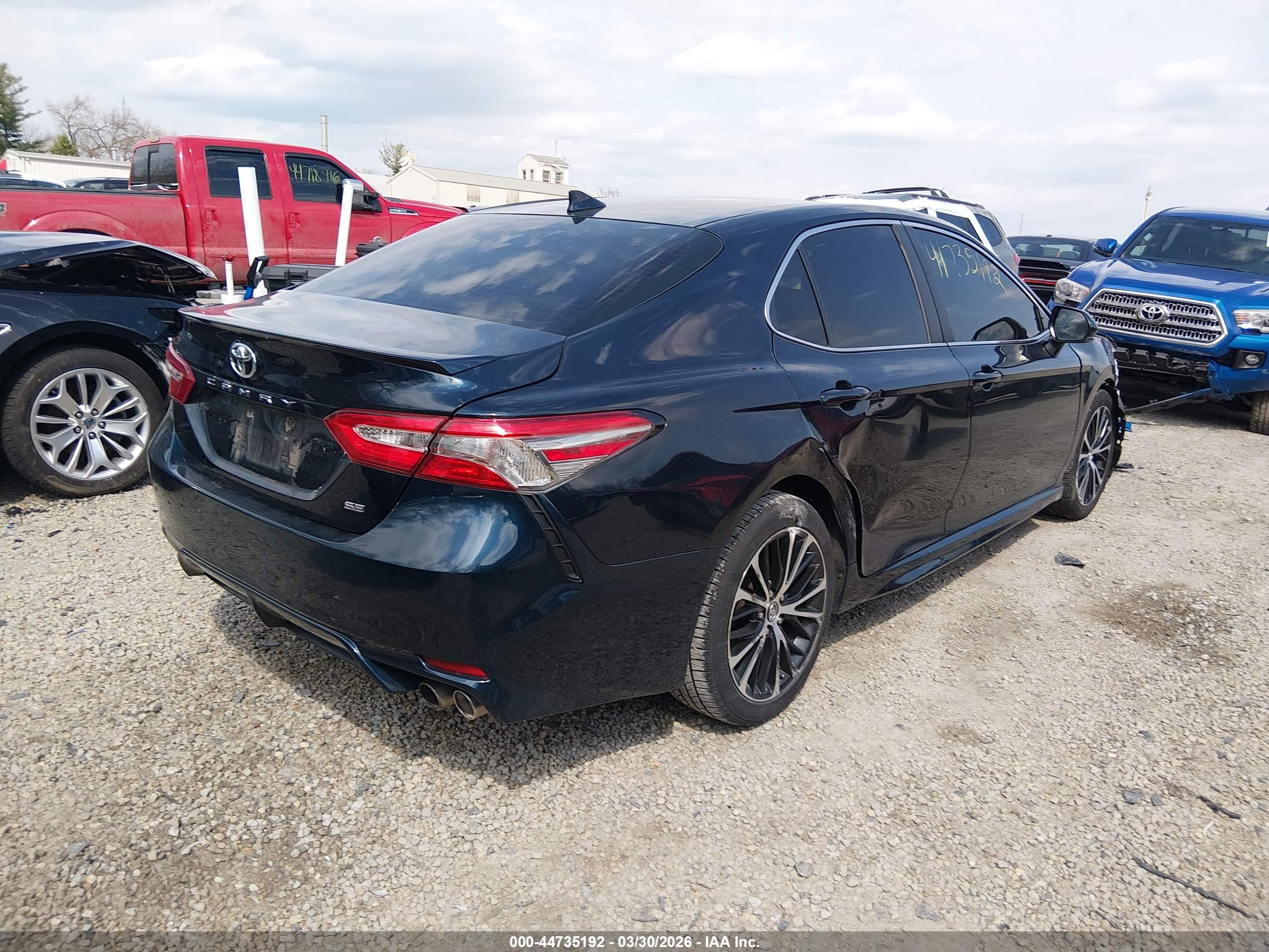 TOYOTA CAMRY image 4