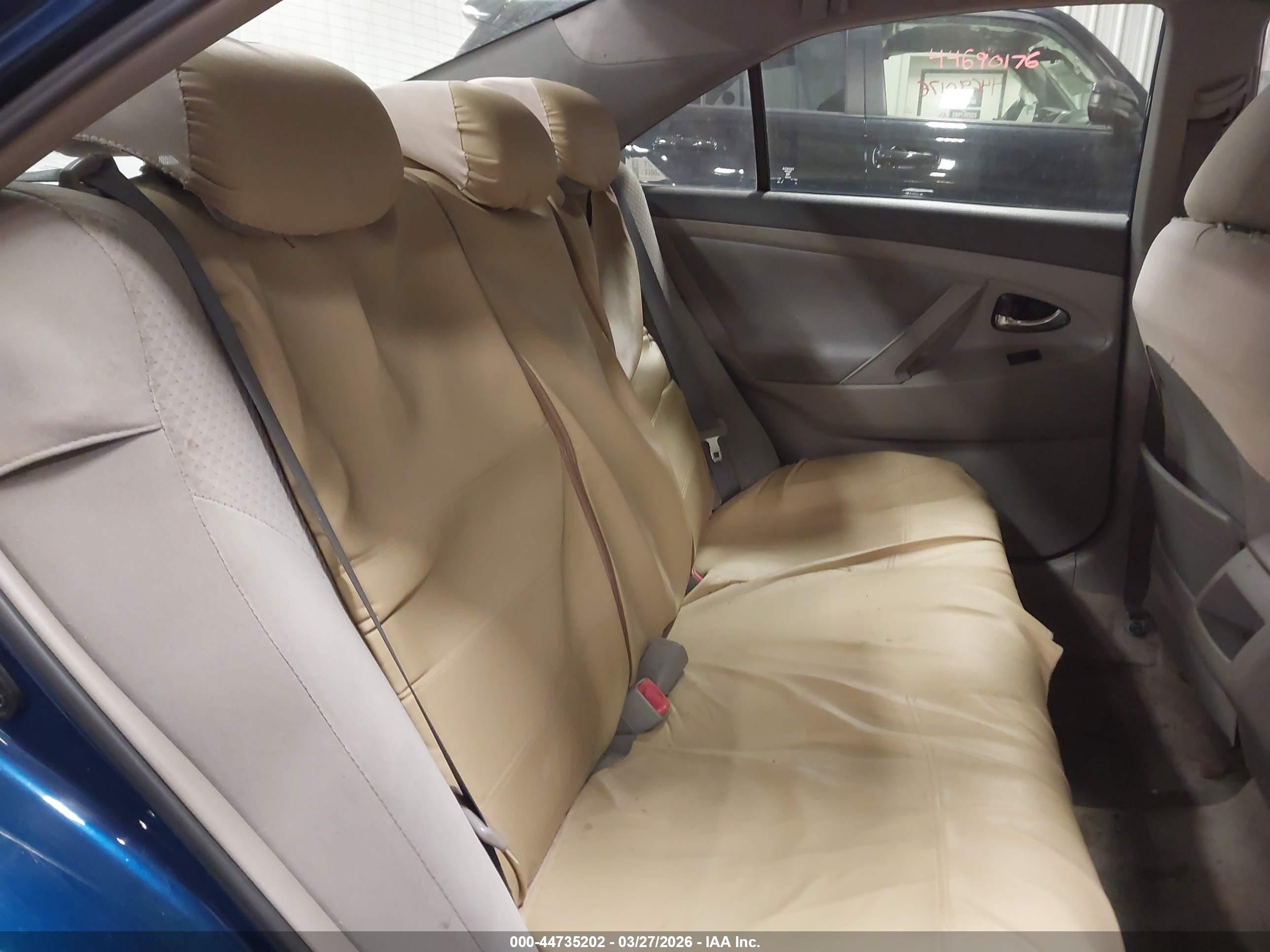 TOYOTA CAMRY image 8