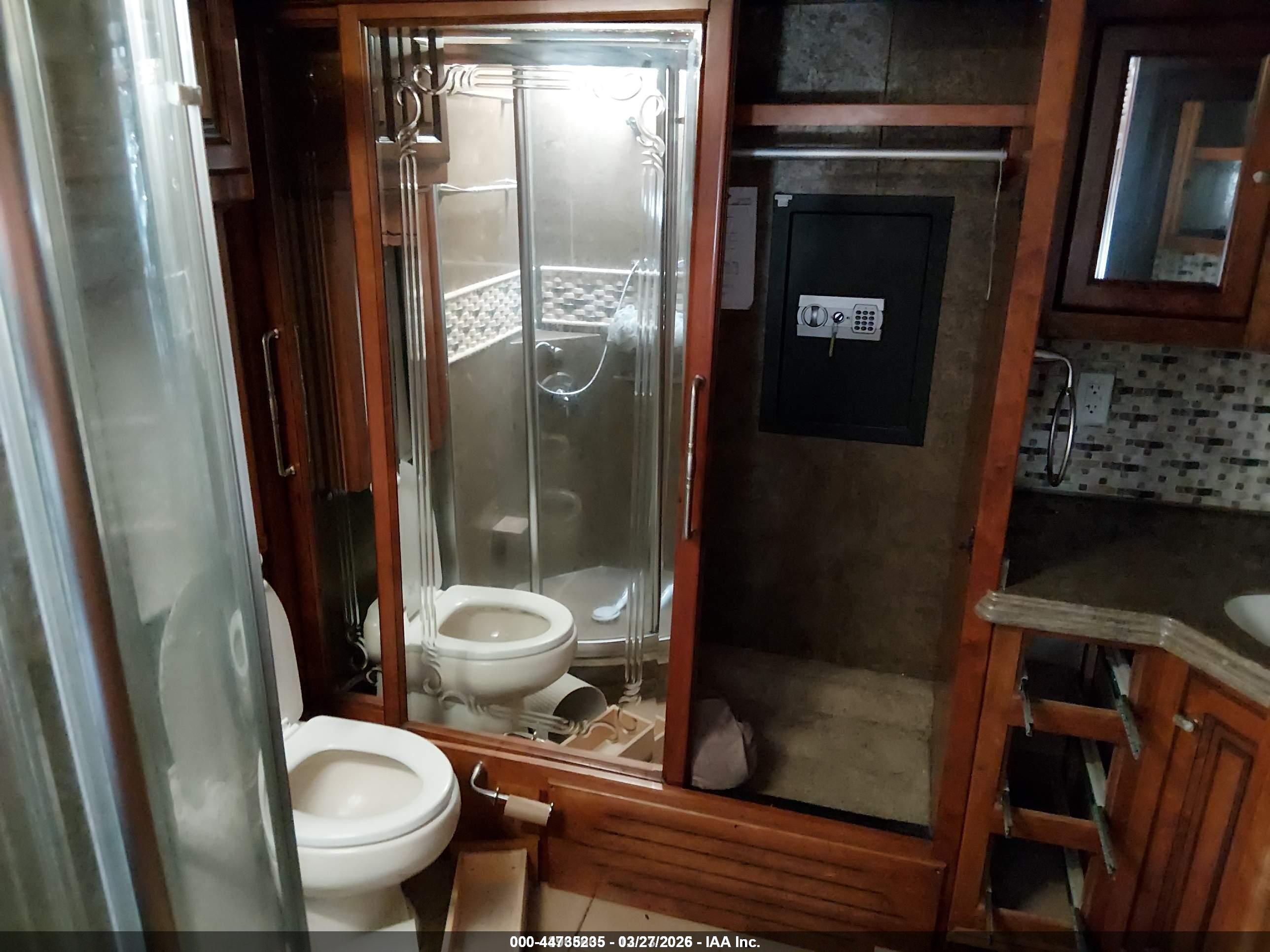 TIFFIN MOTORHOMES image 8