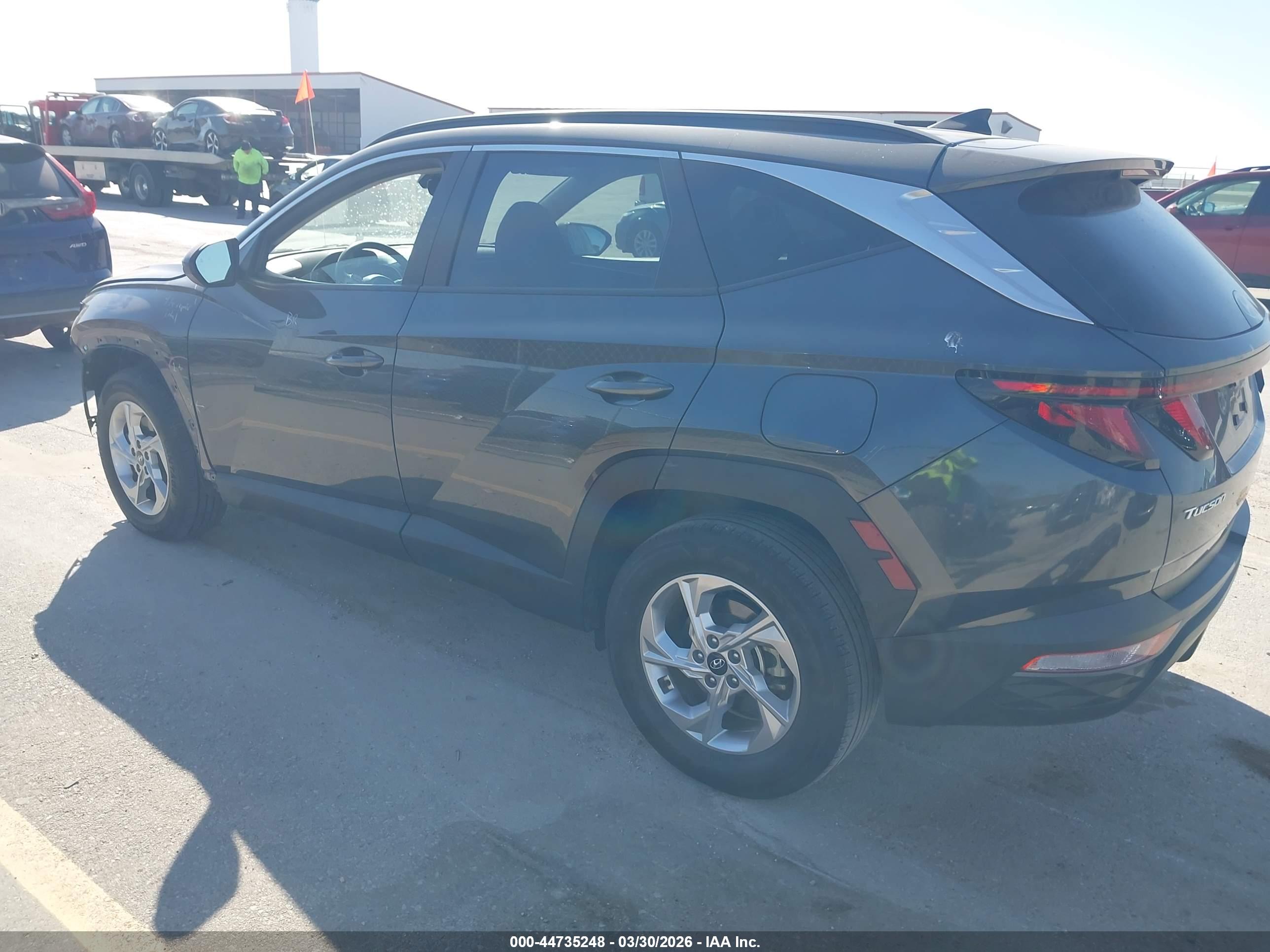 HYUNDAI TUCSON image 3