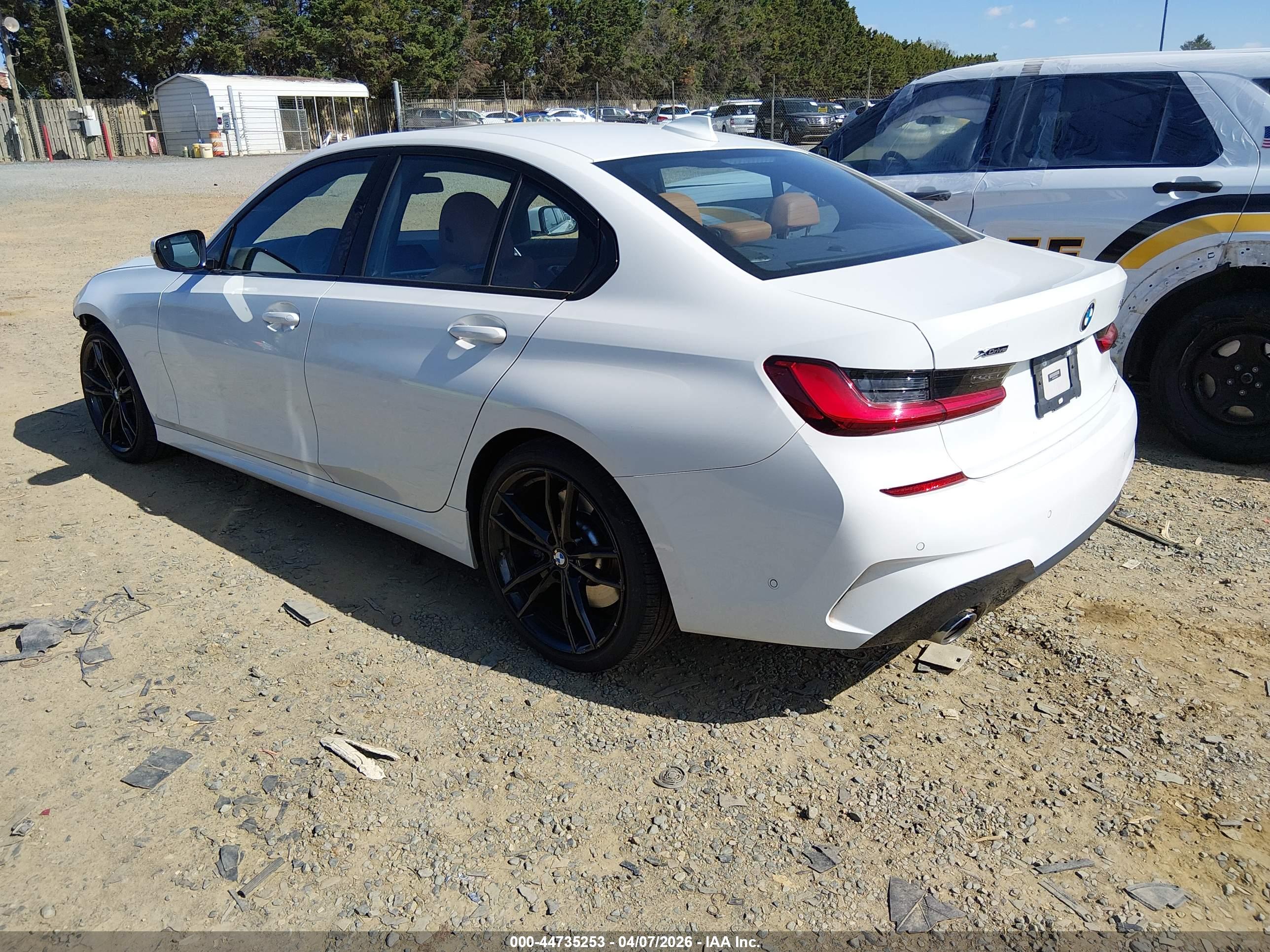 BMW 330I image 3