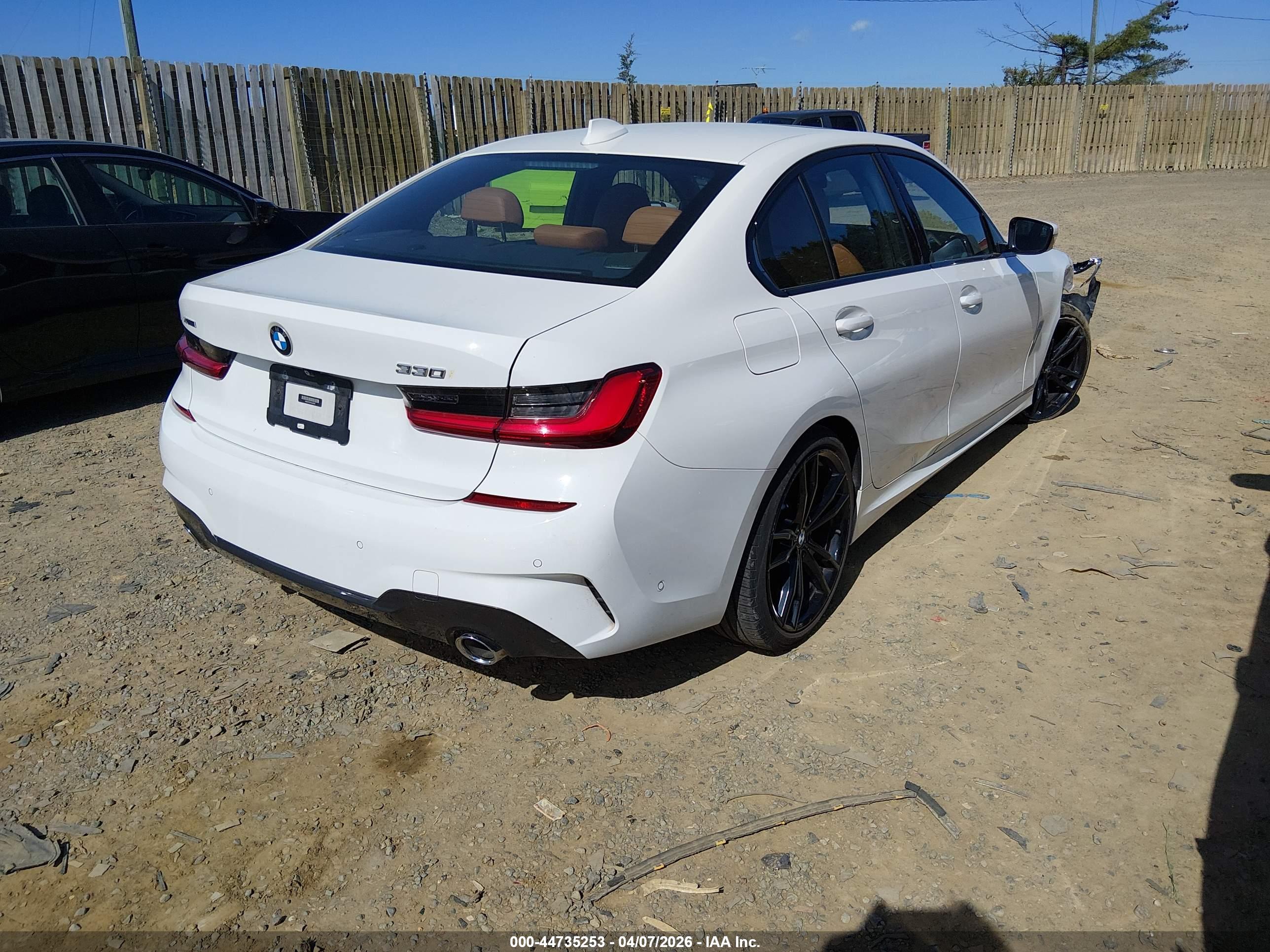 BMW 330I image 4
