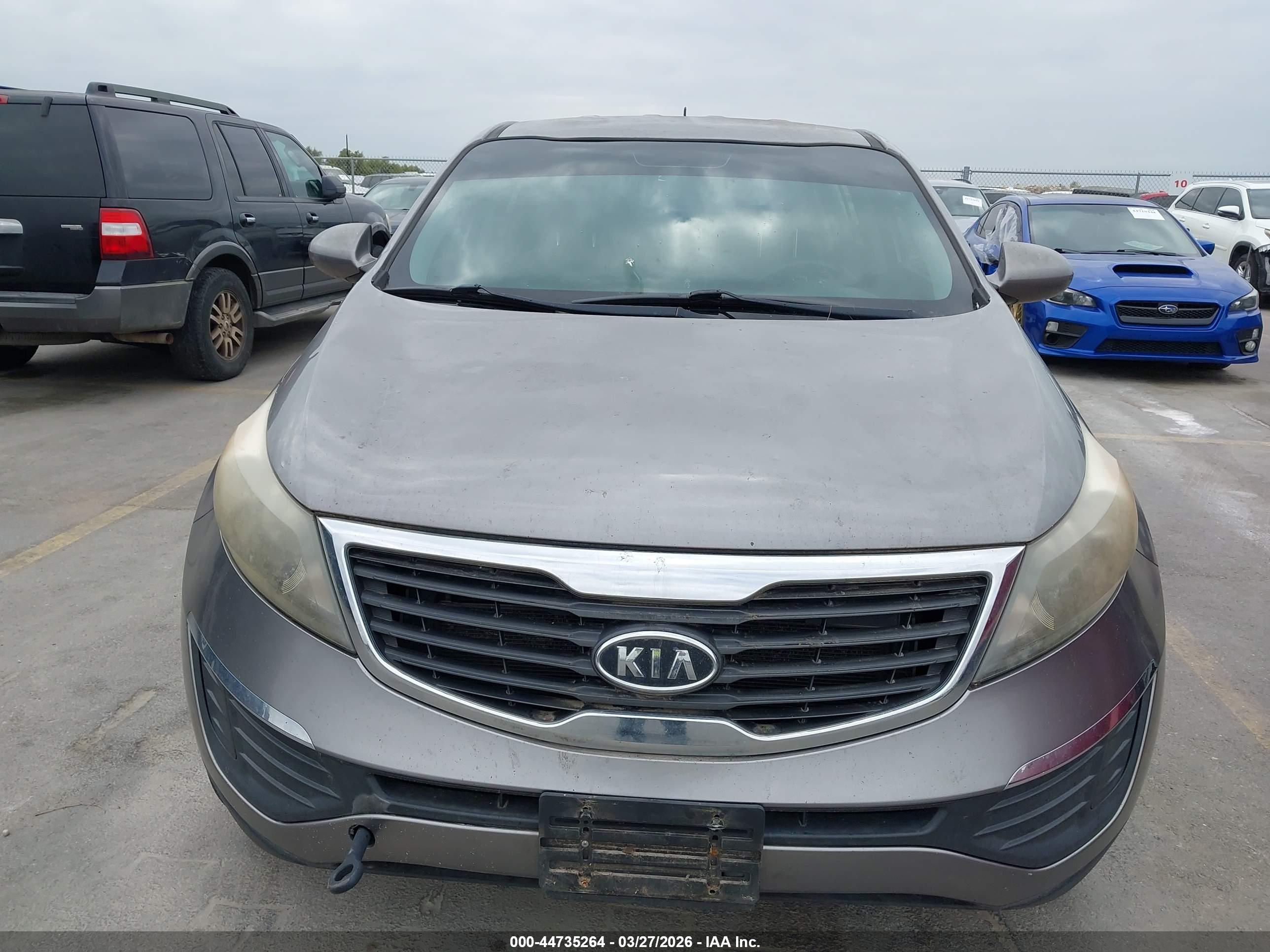 KIA SPORTAGE image 6