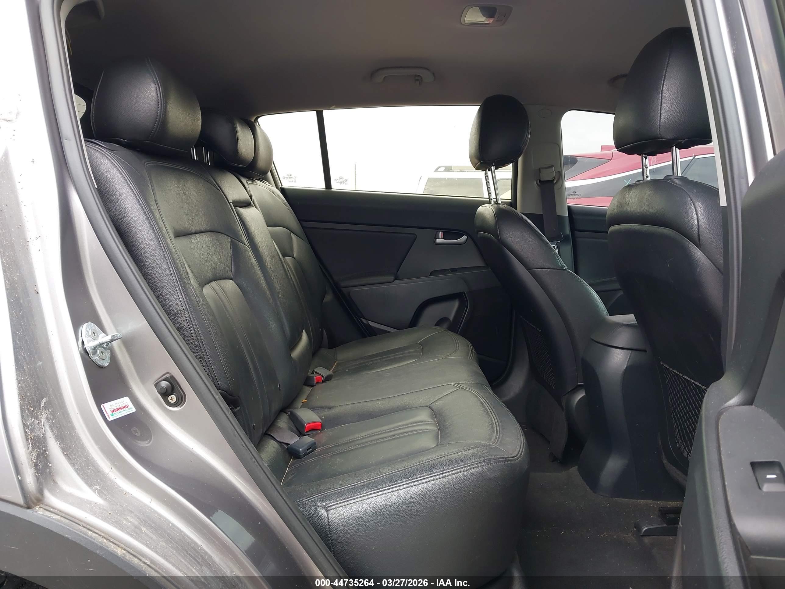 KIA SPORTAGE image 8
