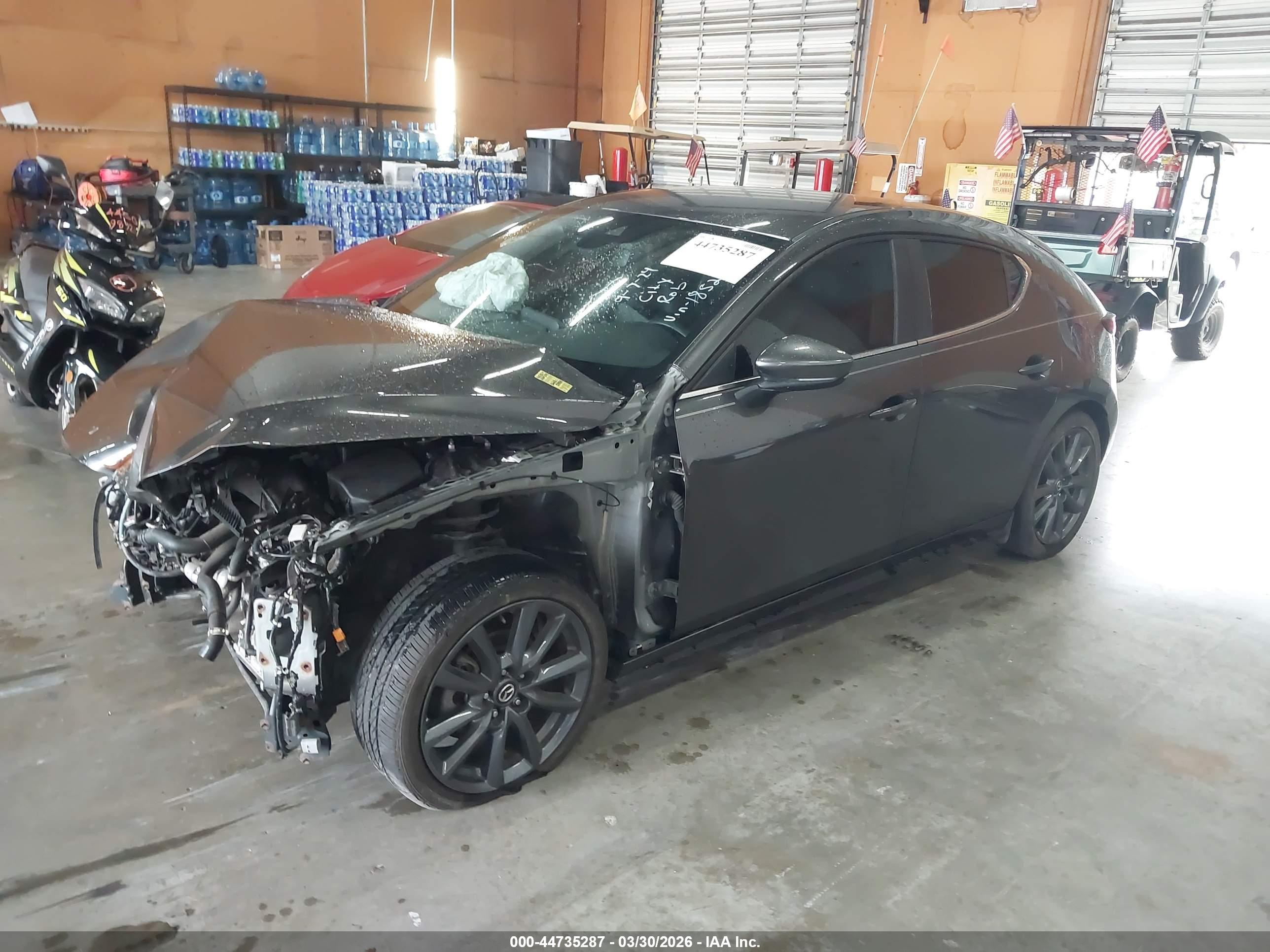 MAZDA MAZDA3 image 2