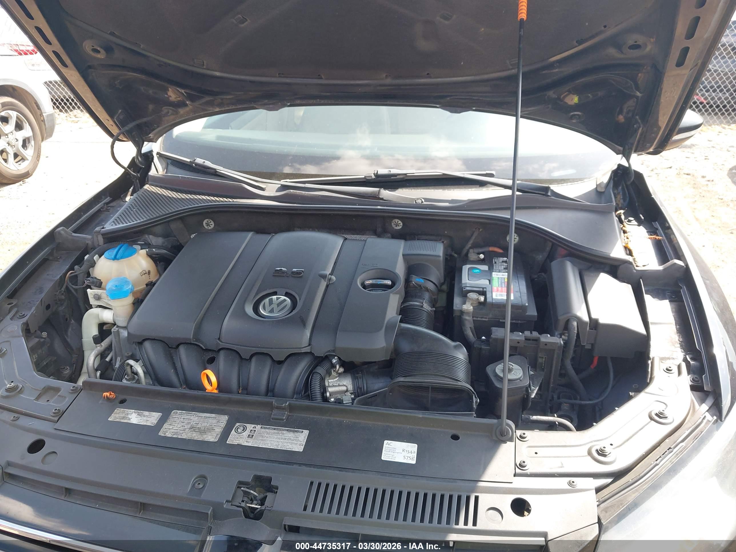 VOLKSWAGEN PASSAT image 10