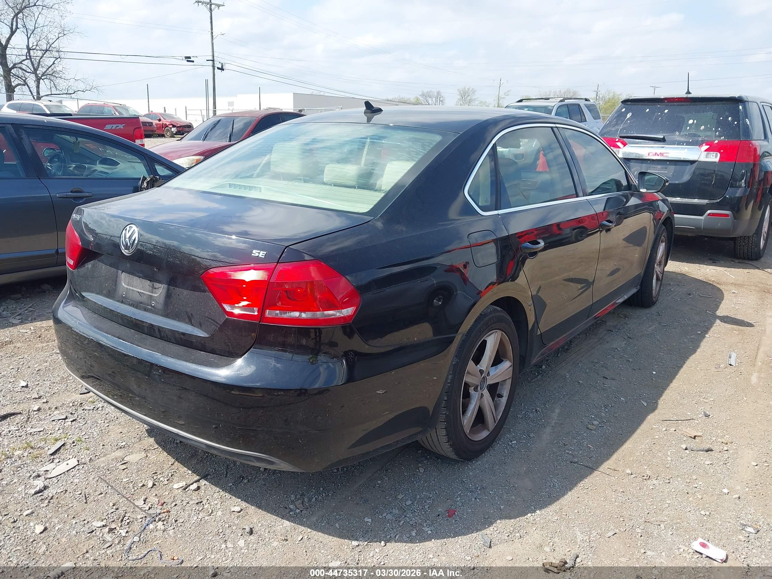 VOLKSWAGEN PASSAT image 4