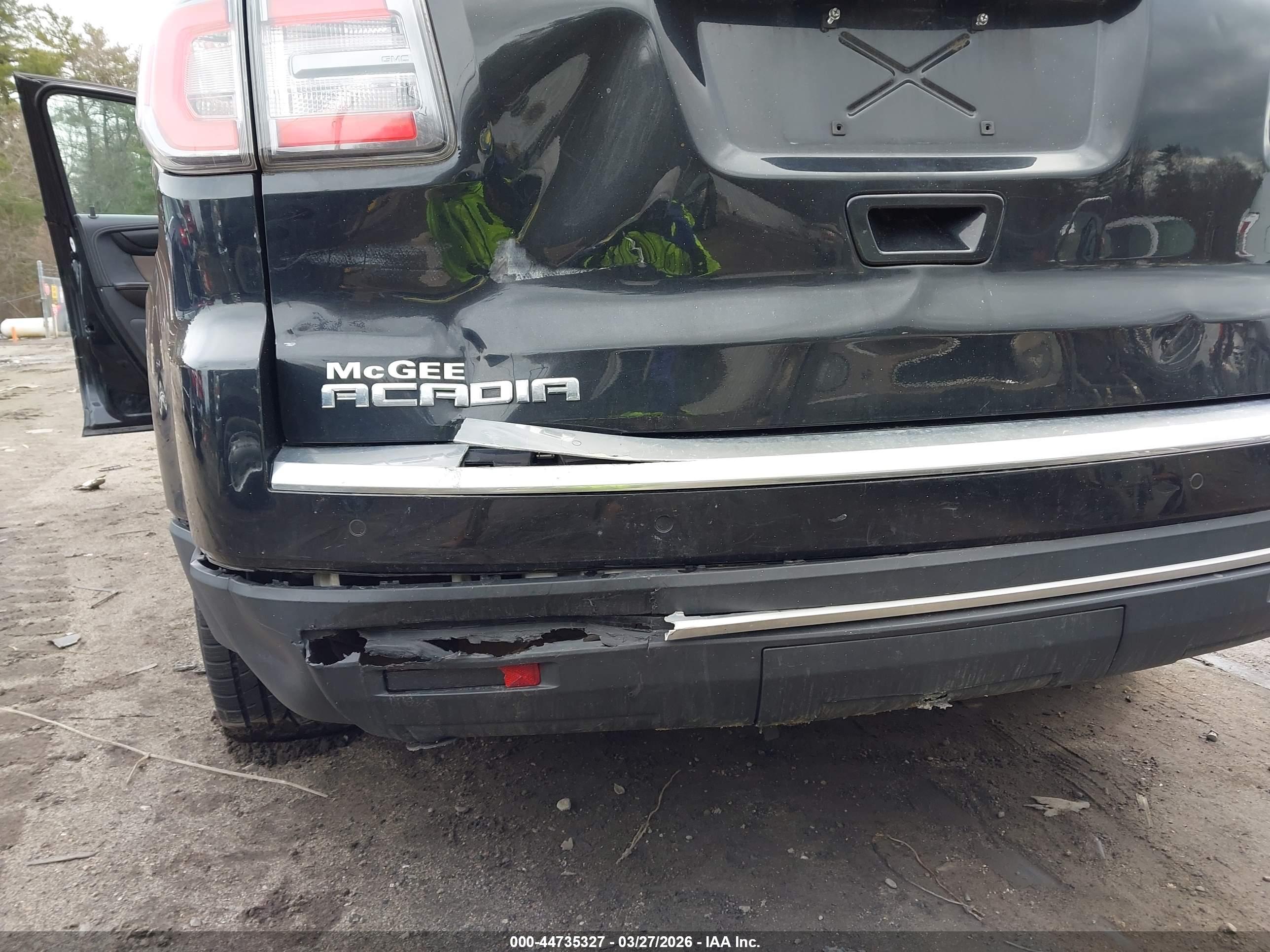 GMC ACADIA image 6