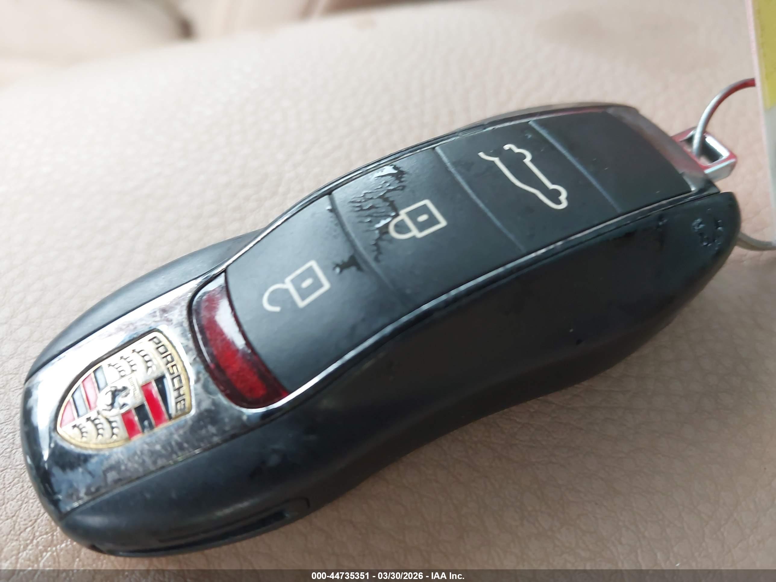 PORSCHE MACAN image 11