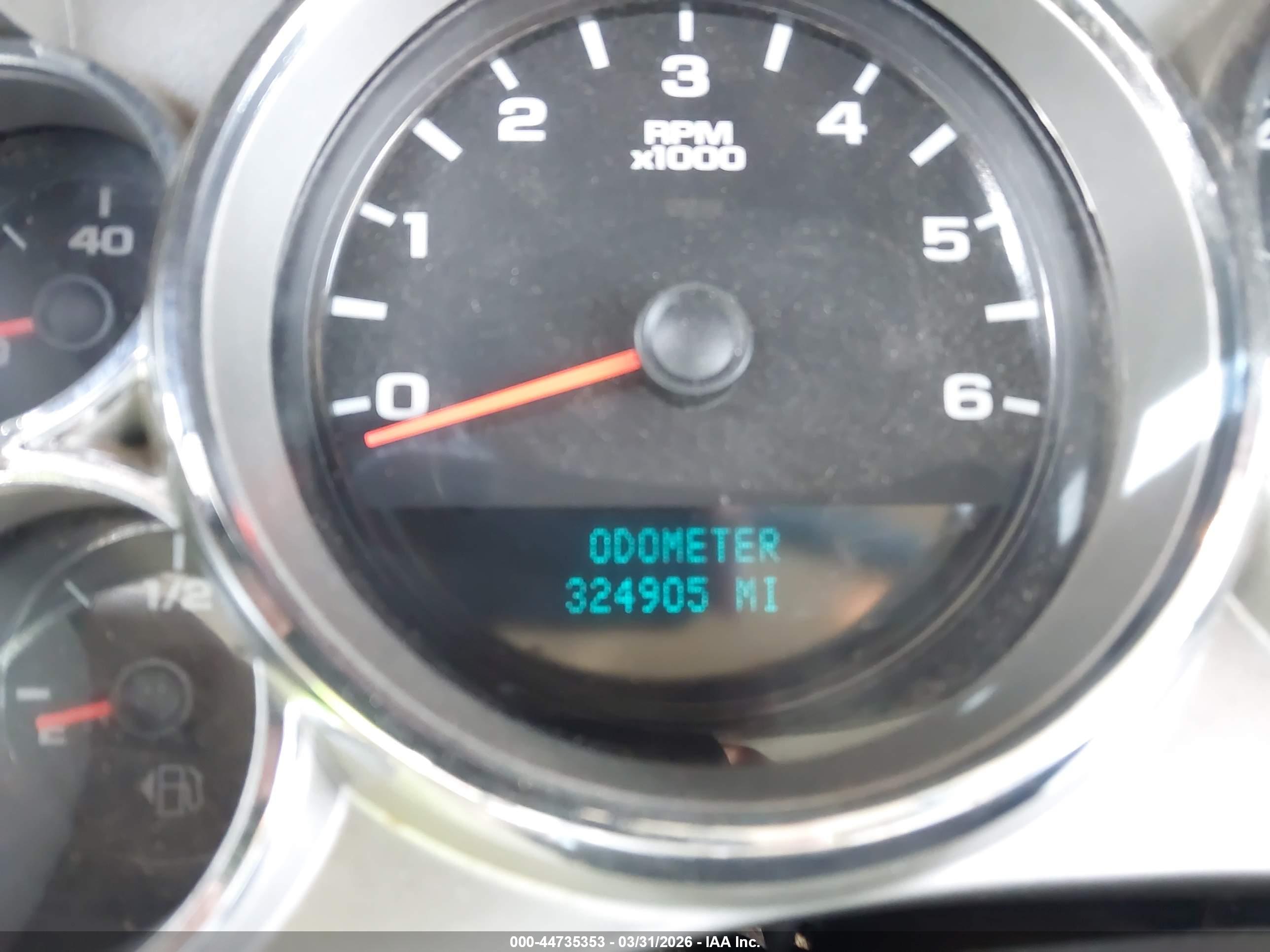 CHEVROLET SILVERADO image 7