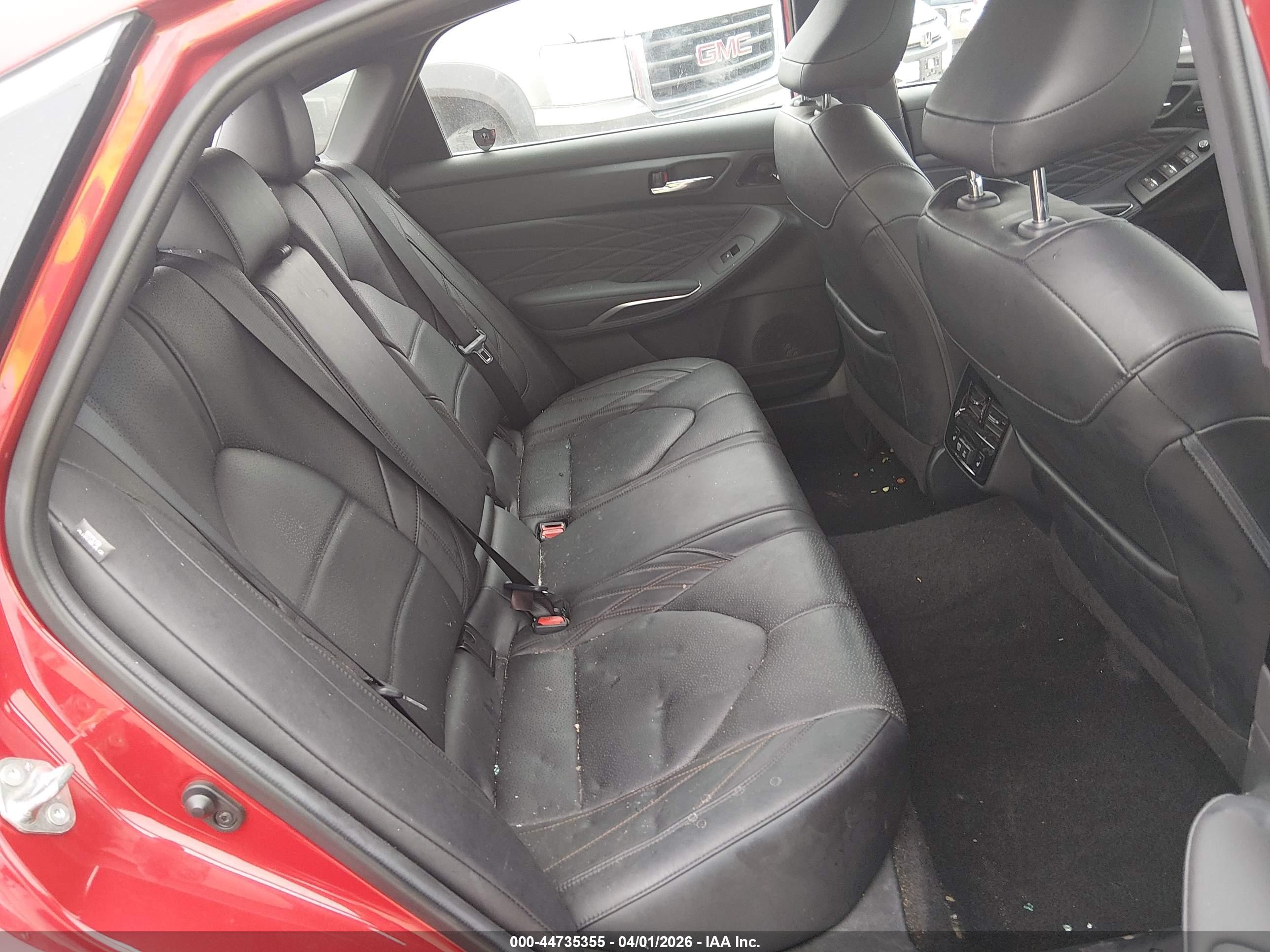 TOYOTA AVALON image 8