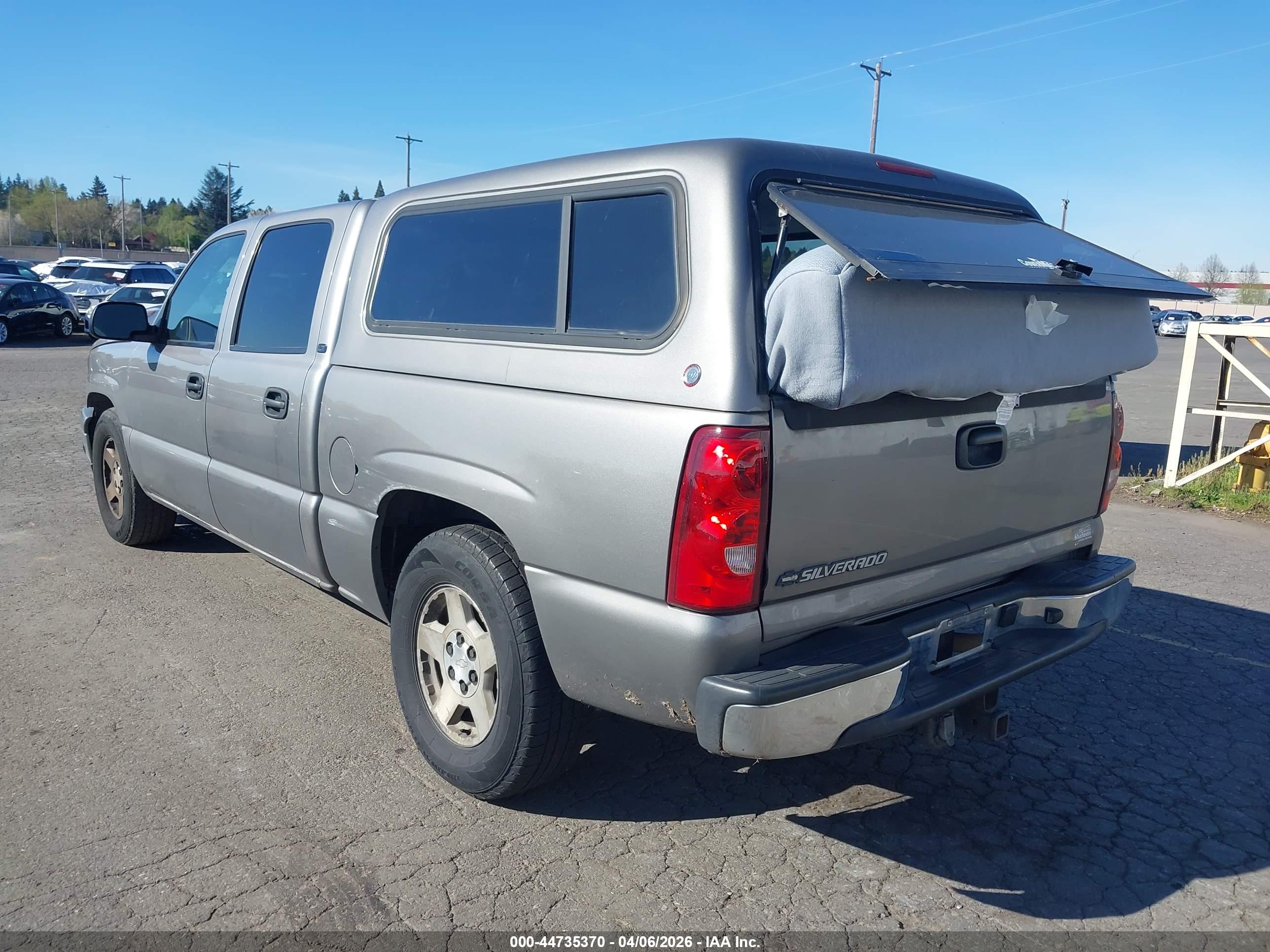 CHEVROLET SILVERADO image 3