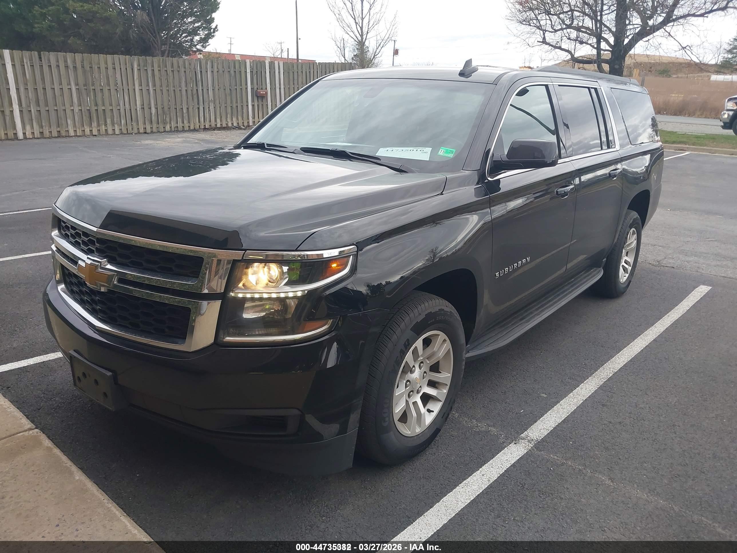 CHEVROLET SUBURBAN image 2