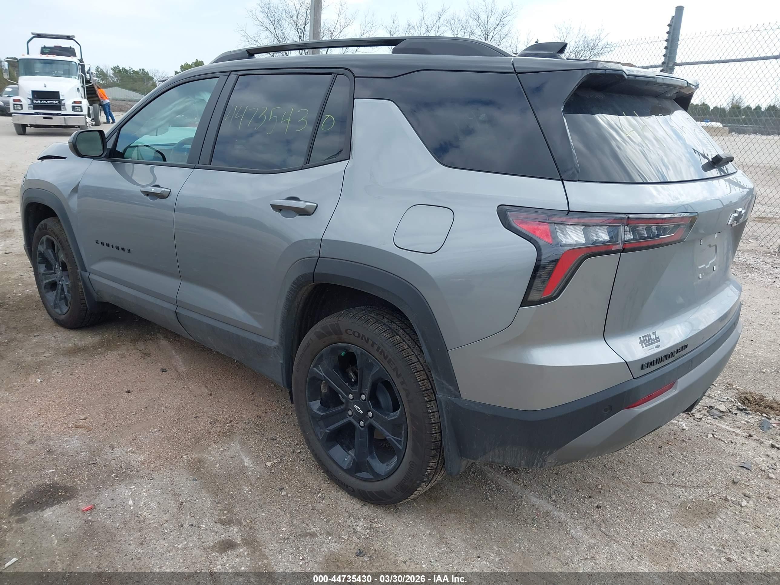 CHEVROLET EQUINOX image 3